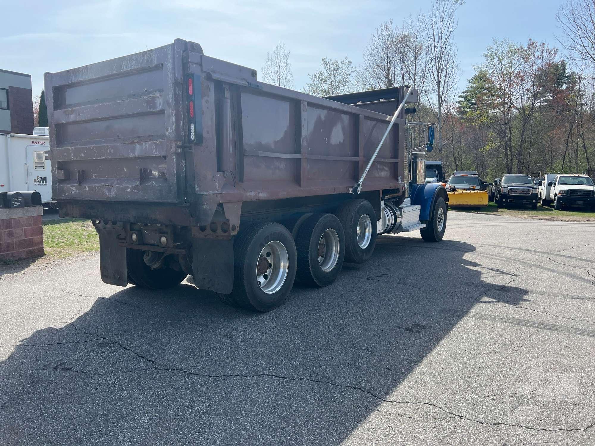 2013 PETERBILT 367 TRI-AXLE DUMP TRUCK VIN: 1NPTLP0X5DD190590