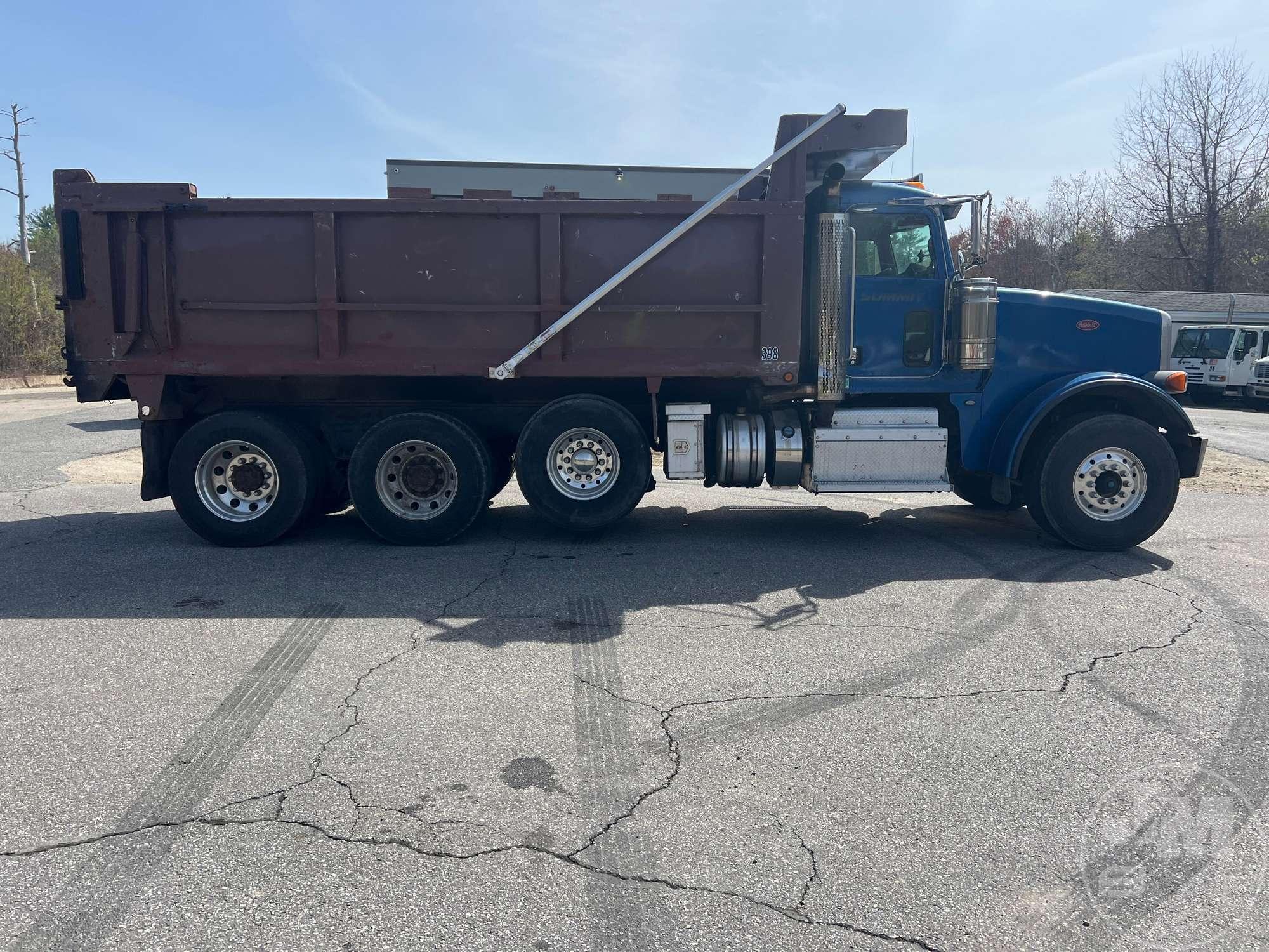 2013 PETERBILT 367 TRI-AXLE DUMP TRUCK VIN: 1NPTLP0X5DD190590