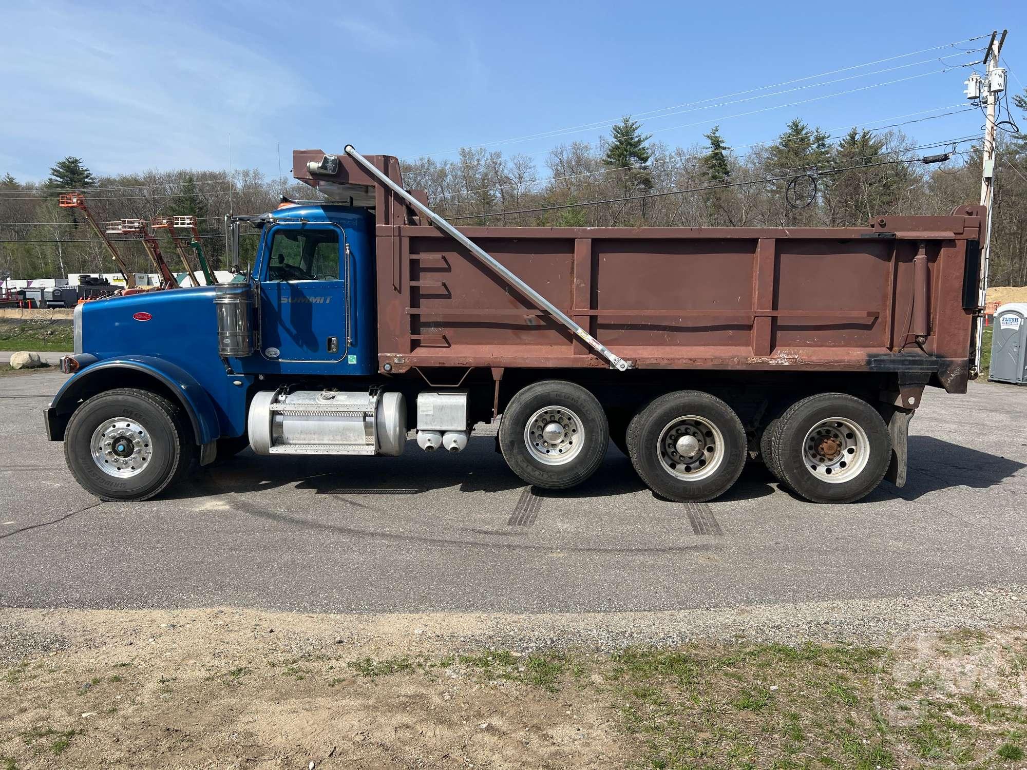 2013 PETERBILT 367 TRI-AXLE DUMP TRUCK VIN: 1NPTLP0X5DD190590