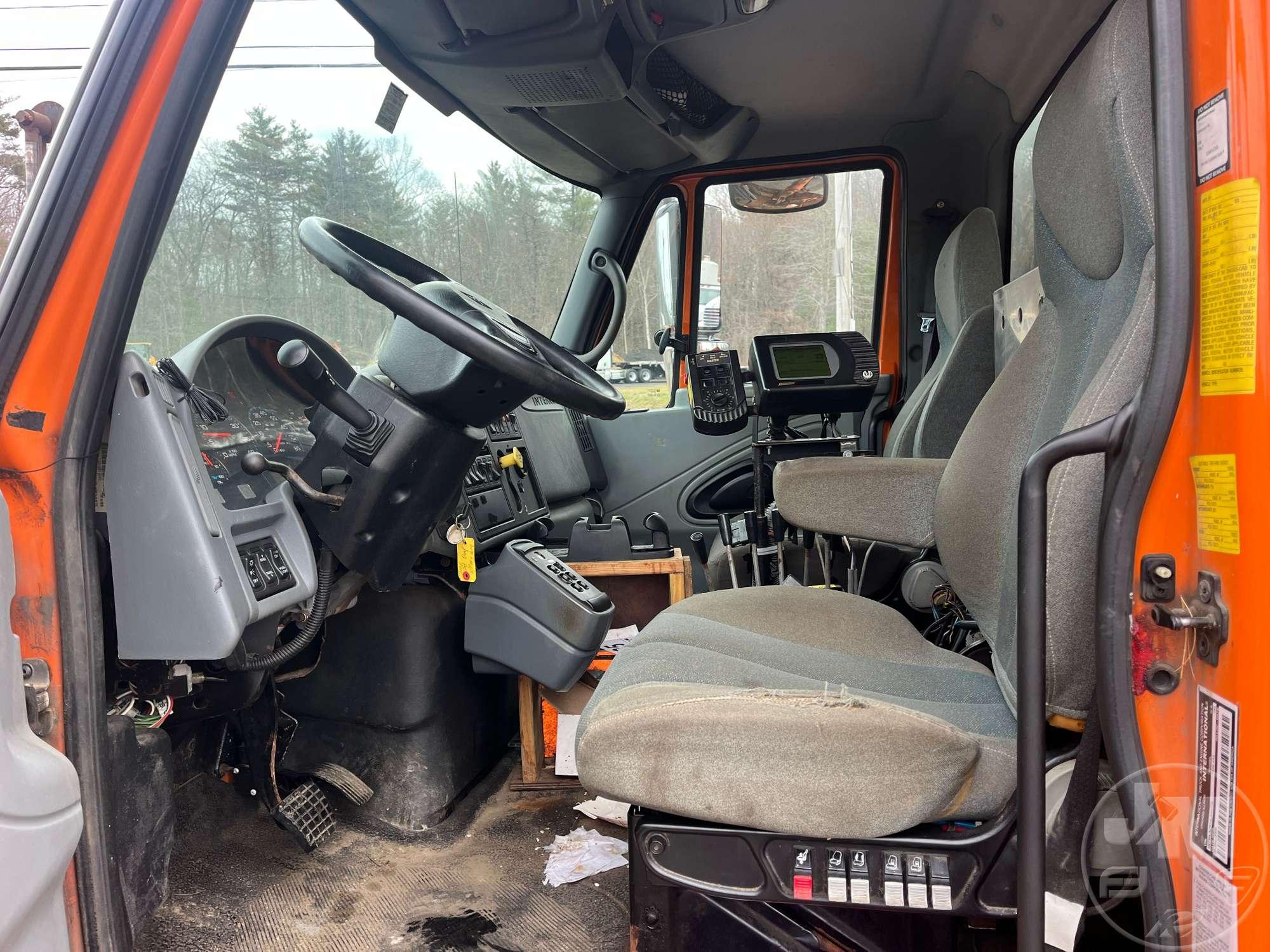 2006 INTERNATIONAL 7500 4X2 SINGLE AXLE DUMP TRUCK VIN: 1HTWLAZRX6J344725