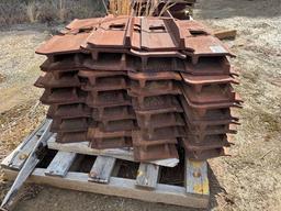 KOMATSU  PC200, 210, 220, 240 27.5 IN. SINGLE GROUSER PADS