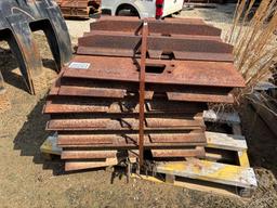 KOMATSU  PC200, 210, 220, 240 27.5 IN. SINGLE GROUSER PADS
