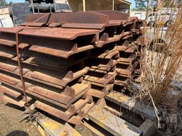 KOMATSU  PC200, 210, 220, 240 27.5 IN. SINGLE GROUSER PADS
