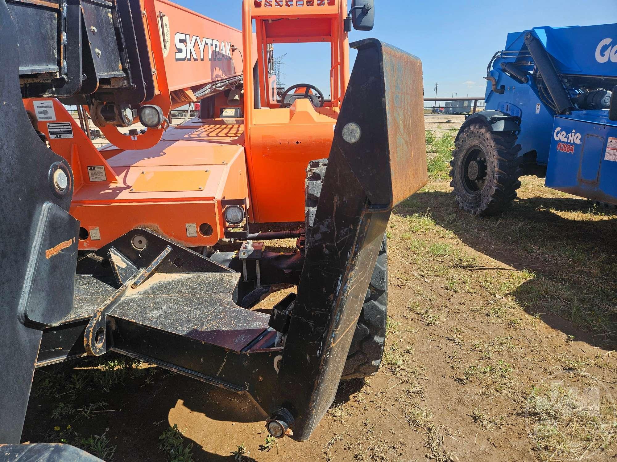 2018 JLG 10054 10000 LB TELESCOPIC FORKLIFT SN: 0160091147