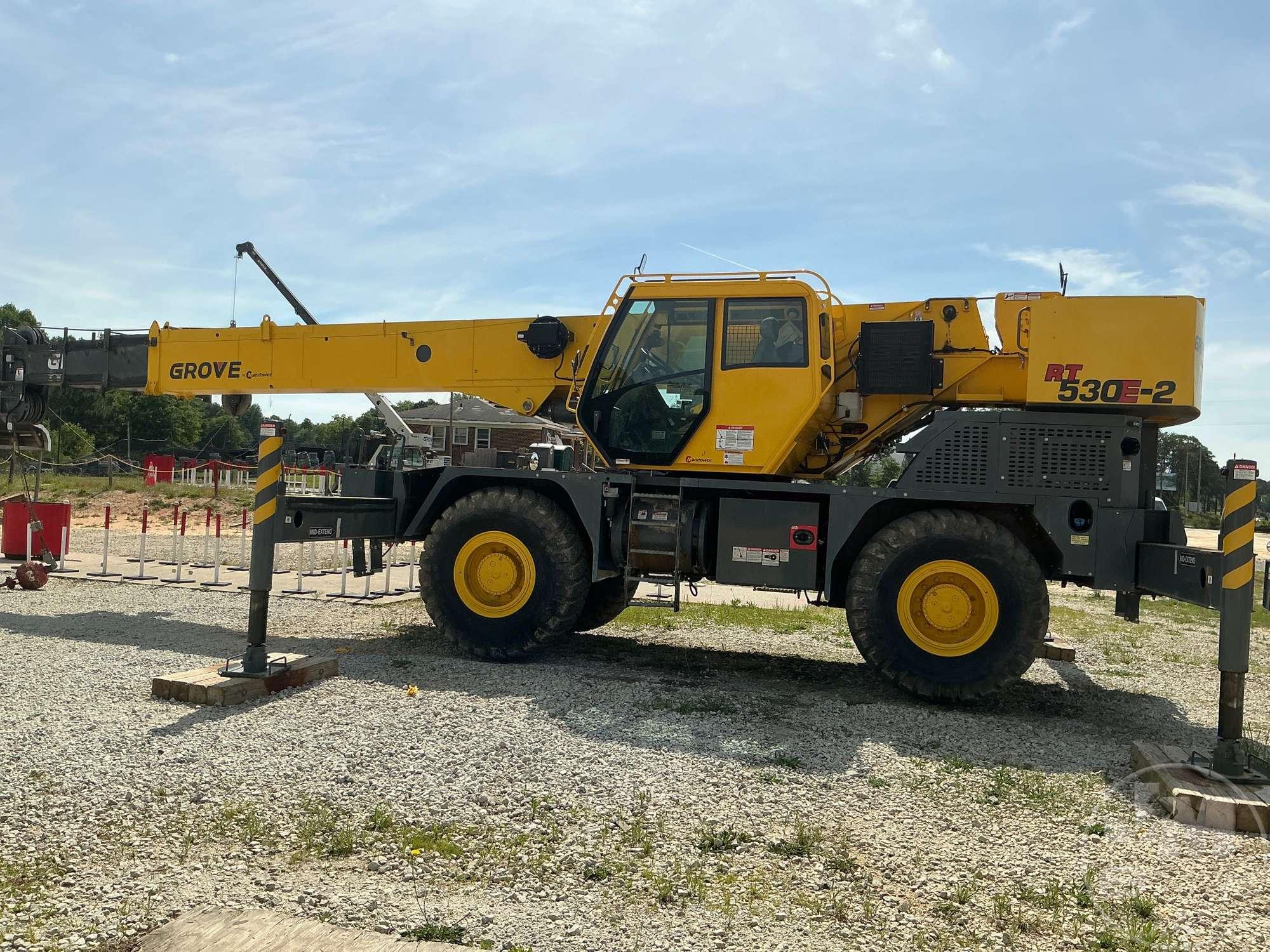 2016 GROVE 530E-2 ROUGH TERRAIN CRANE SN: 235748