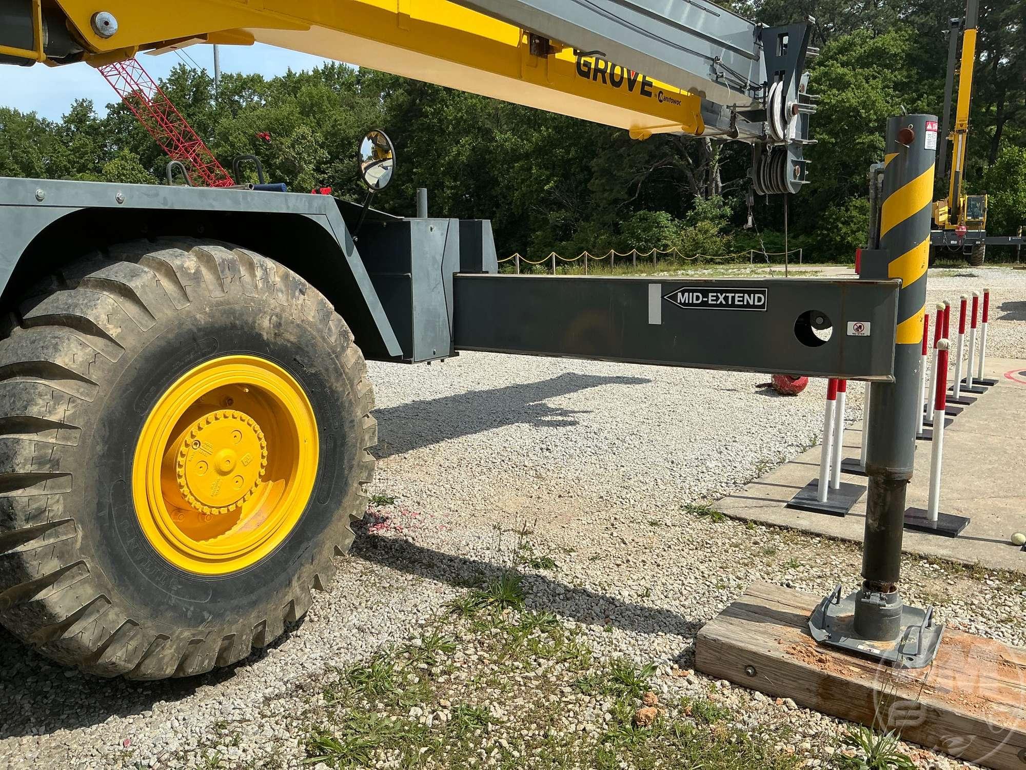 2016 GROVE 530E-2 ROUGH TERRAIN CRANE SN: 235748