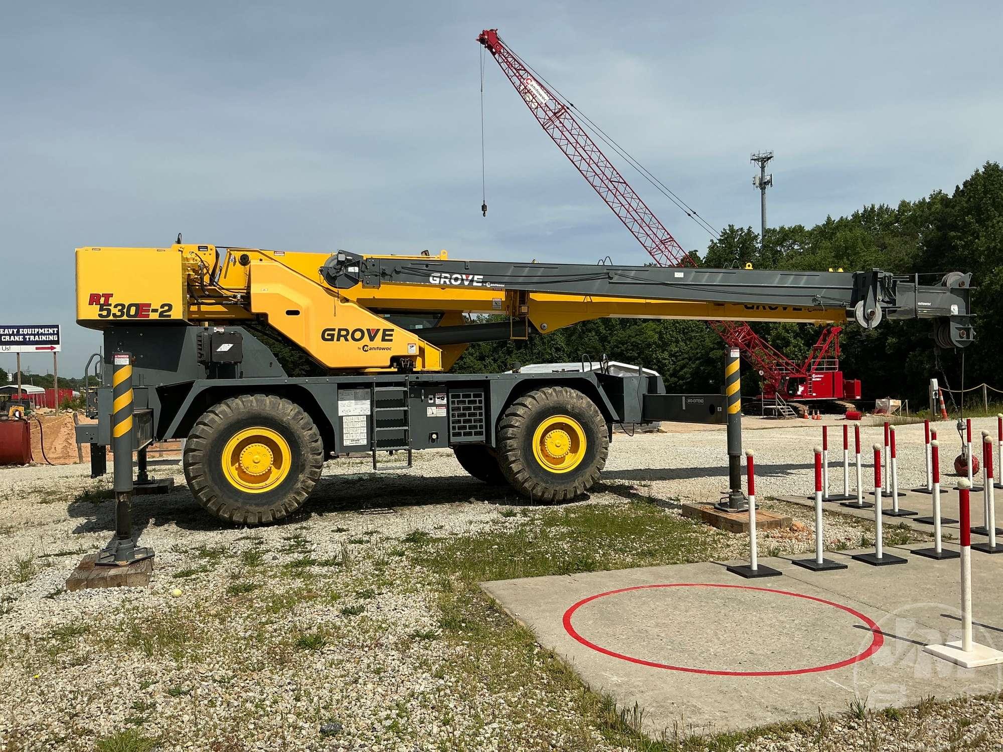 2016 GROVE 530E-2 ROUGH TERRAIN CRANE SN: 235748