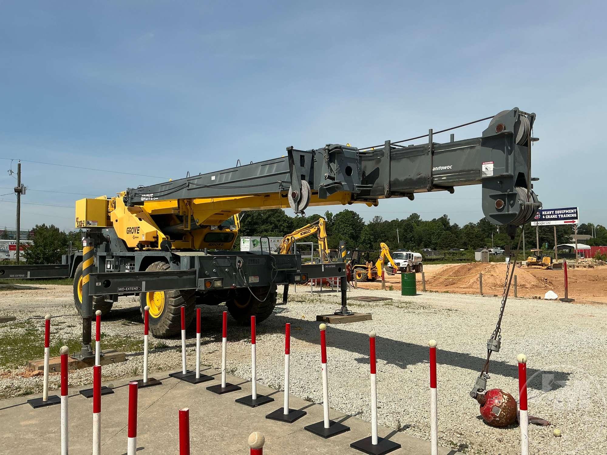 2016 GROVE 530E-2 ROUGH TERRAIN CRANE SN: 235748
