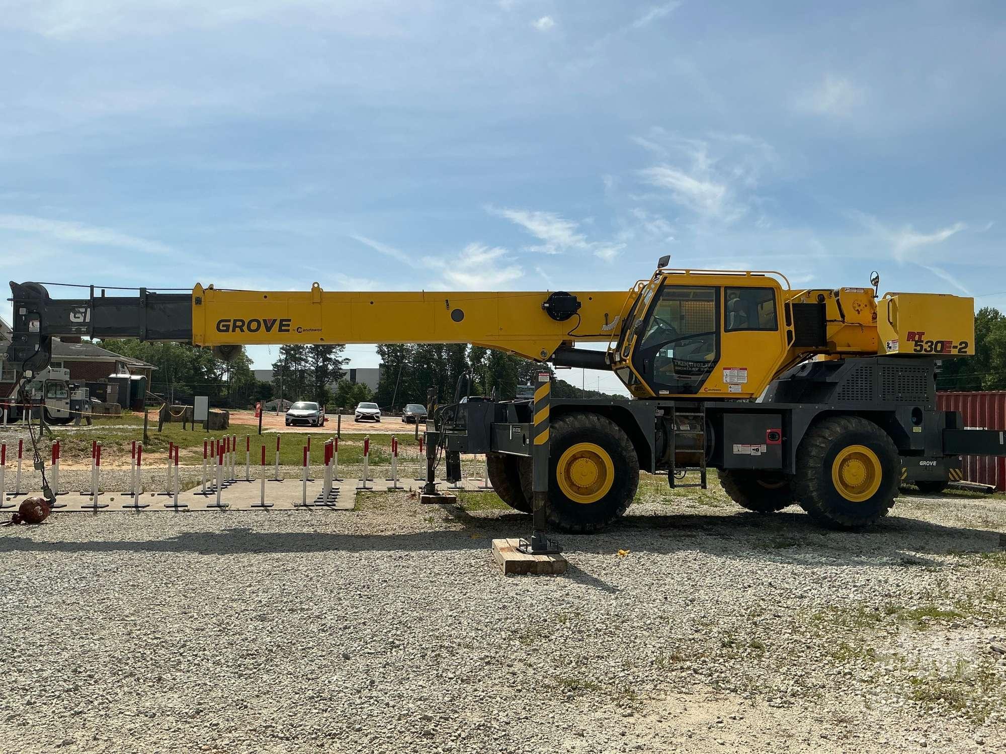 2016 GROVE 530E-2 ROUGH TERRAIN CRANE SN: 235748