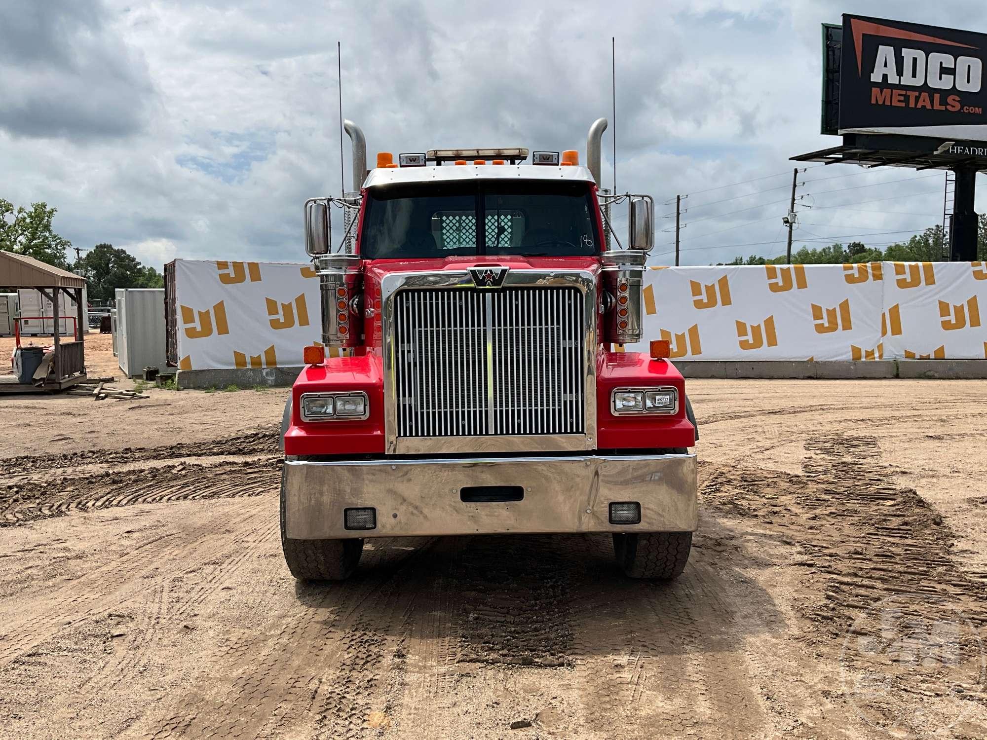 2018 WESTERN STAR 4900SF TRI AXLE DAY CAB TRUCK TRACTOR VIN: 5KJNAED10JPJR3801