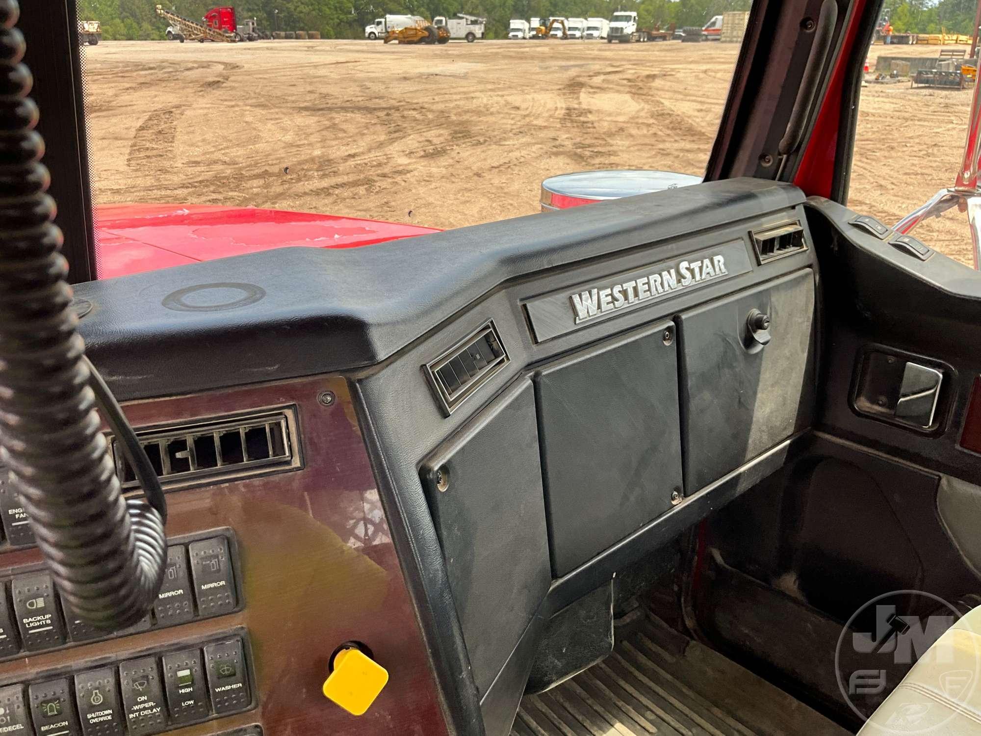 2018 WESTERN STAR 4900SF TRI AXLE DAY CAB TRUCK TRACTOR VIN: 5KJNAED10JPJR3801