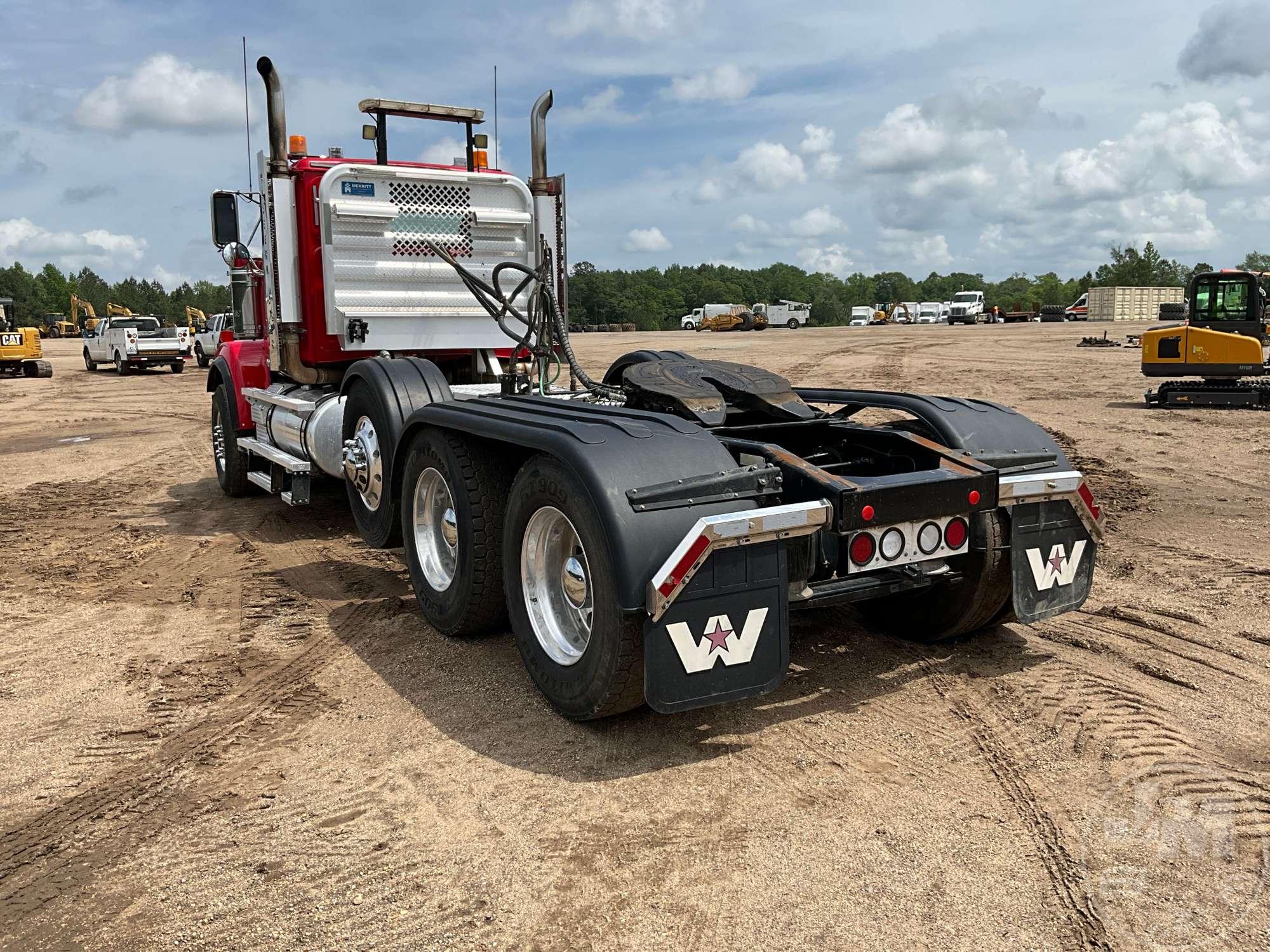 2018 WESTERN STAR 4900SF TRI AXLE DAY CAB TRUCK TRACTOR VIN: 5KJNAED10JPJR3801