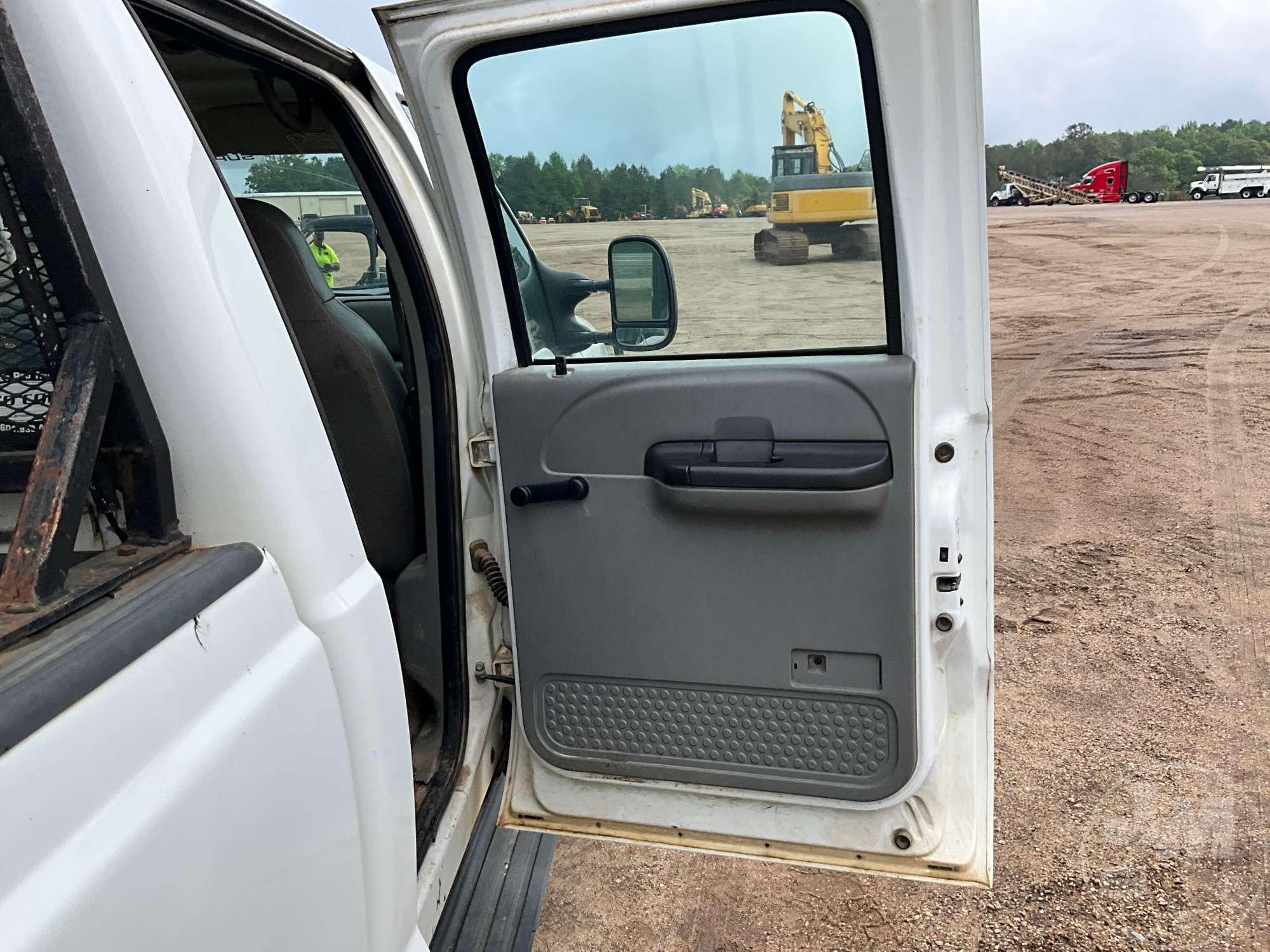 2007 FORD F-350 XL SUPER DUTY XL REGULAR CAB 4X4 PICKUP VIN: 1FTWW31P67EB11607