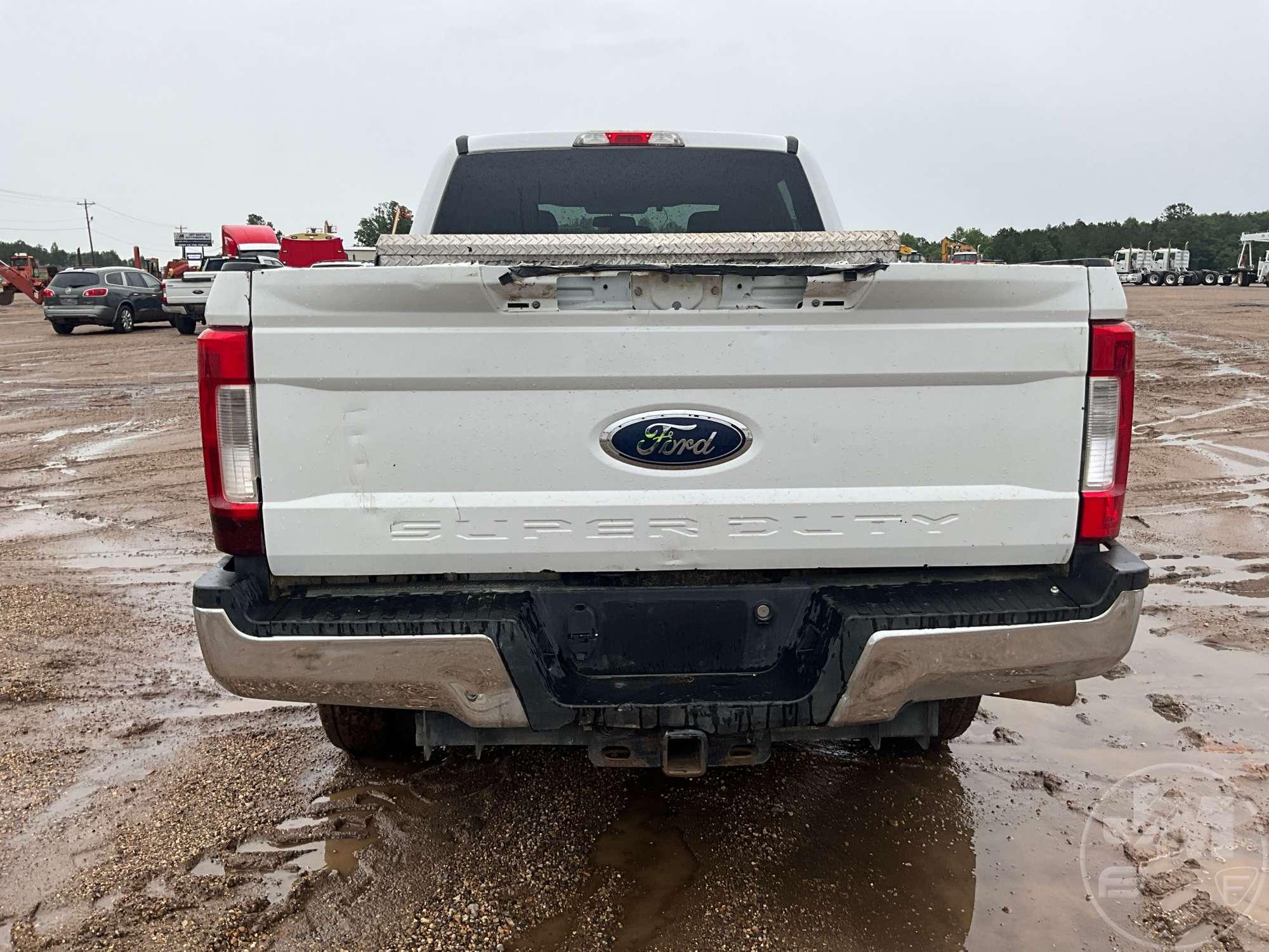2018 FORD F-250 CREW CAB 4X4 PICKUP VIN: 1FT7W2BT4JEB04527