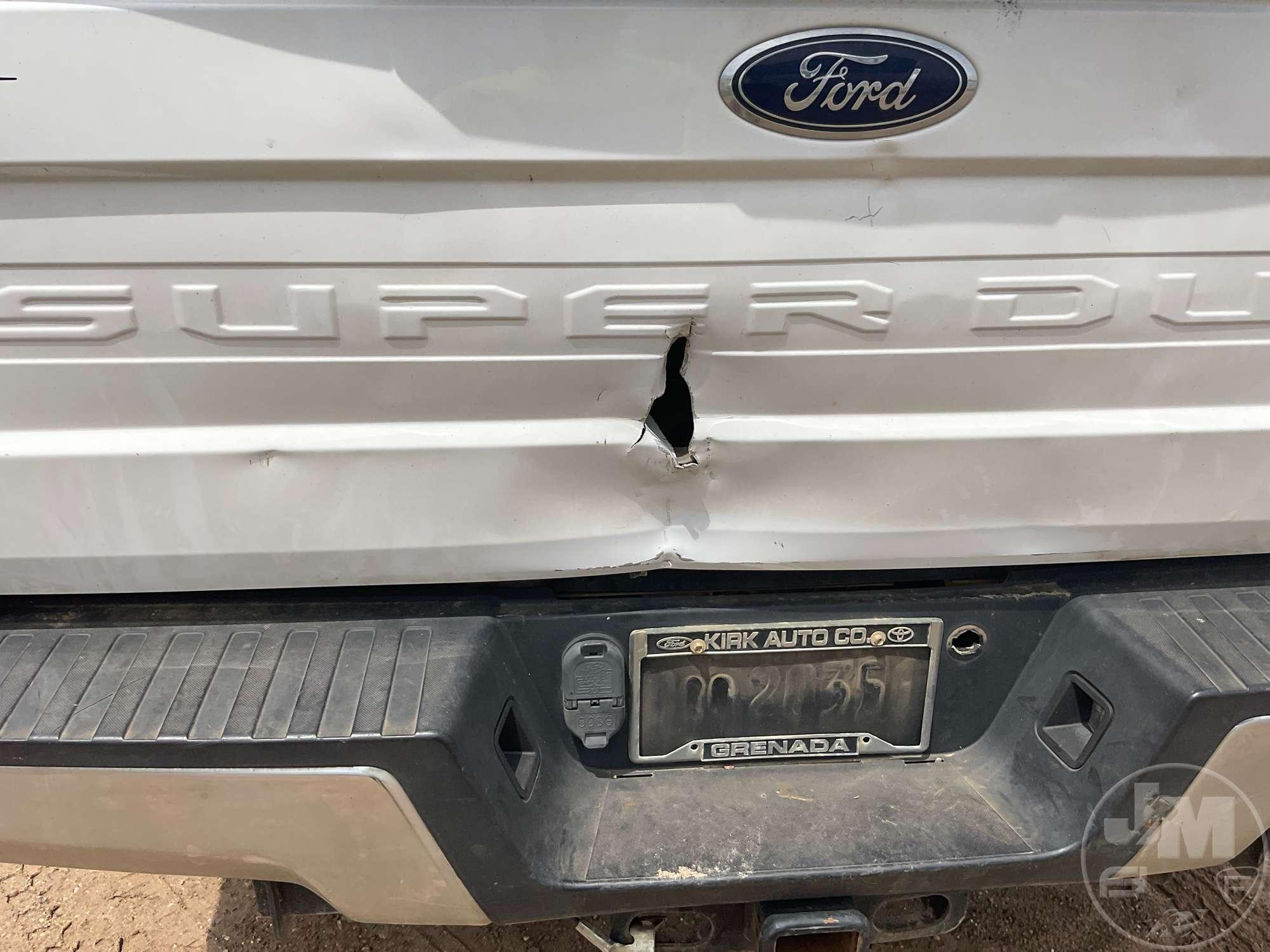 2017 FORD F-350 XL CREW CAB 4X4 PICKUP VIN: 1FT8W3BT5HEE58612