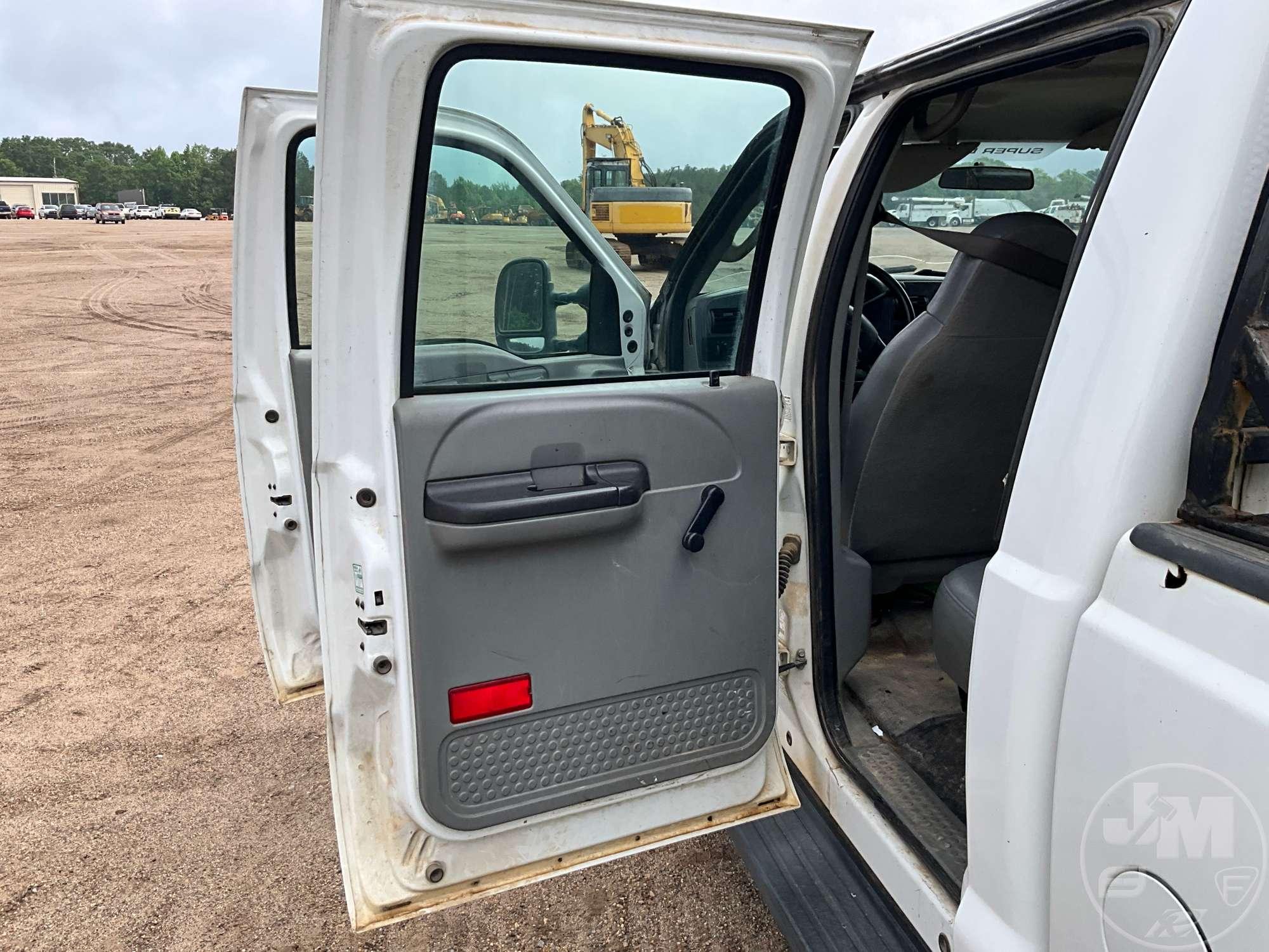 2007 FORD F-350 XL SUPER DUTY XL REGULAR CAB 4X4 PICKUP VIN: 1FTWW31P67EB11607
