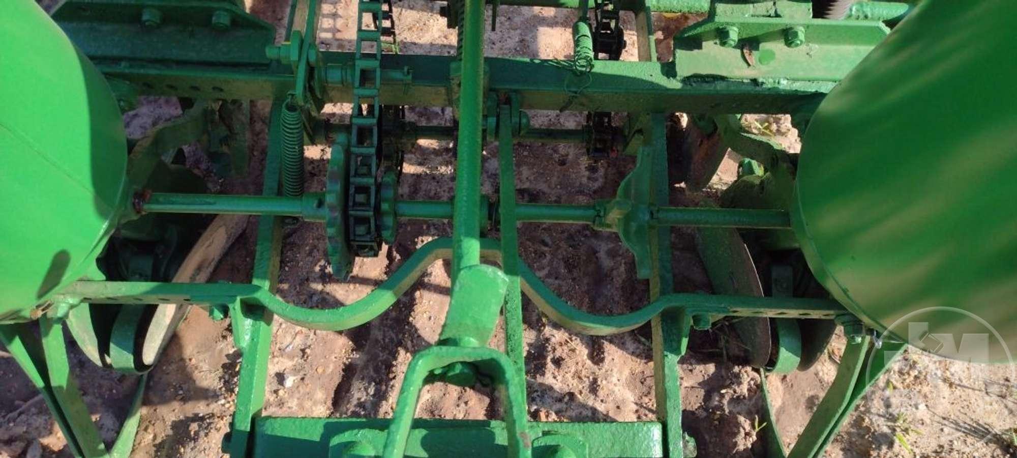 JOHN DEERE