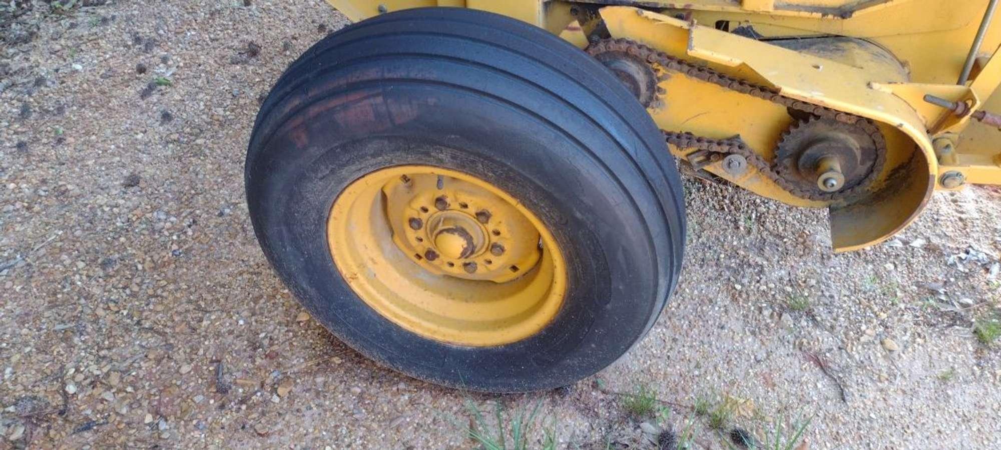 5400RB VERMEER ROUND BALER SN: 1VRV111D041003362