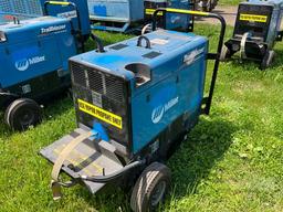 MILLER TRAILBLAZER 325 EFI WELDER/GENERATOR 325 AMP PORTABLE WELDER SN: MJ040907R