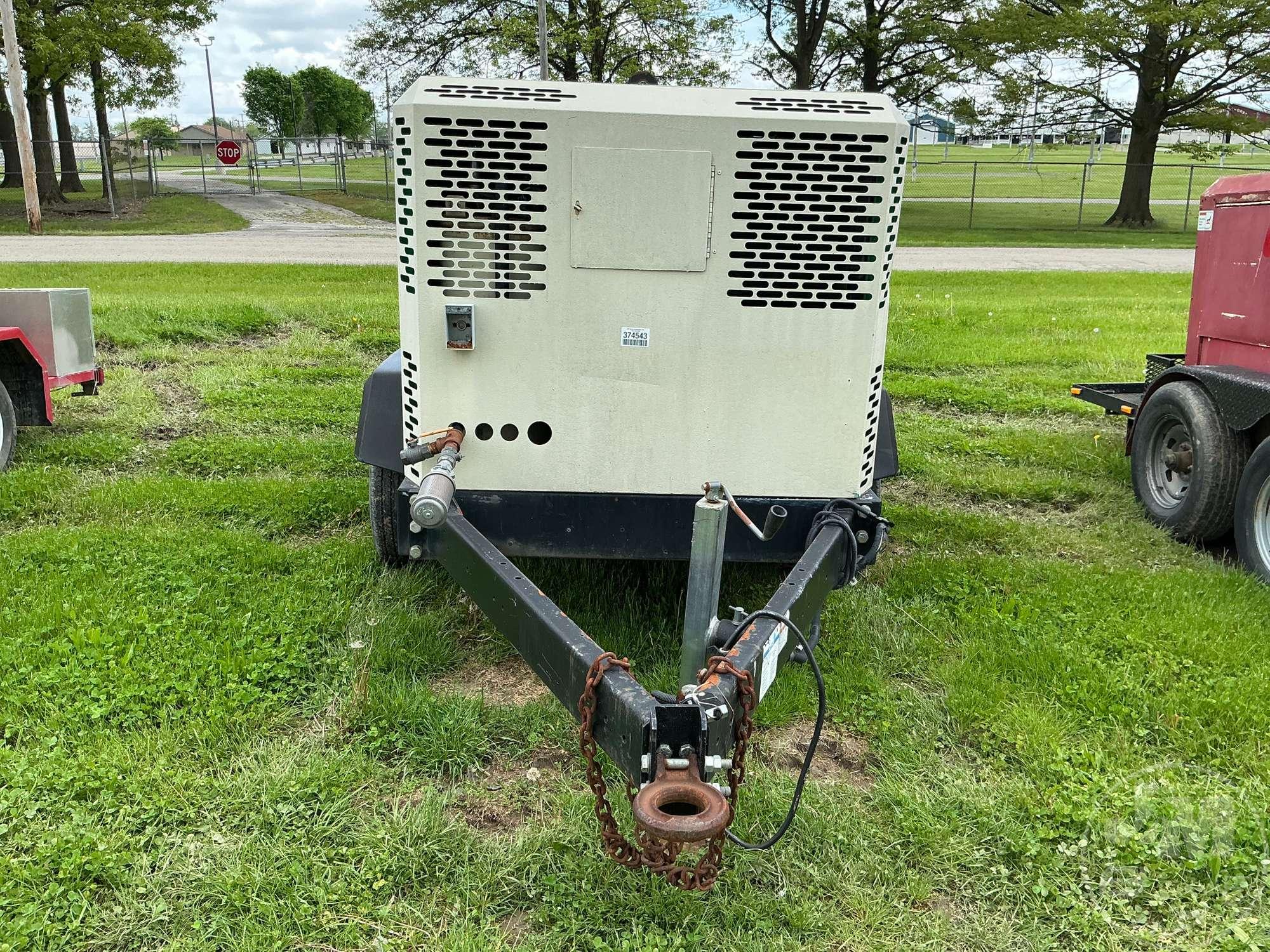 2015 DOOSAN 425 375 CFM PORTABLE AIR COMPRESSOR SN: 471901UGZF15