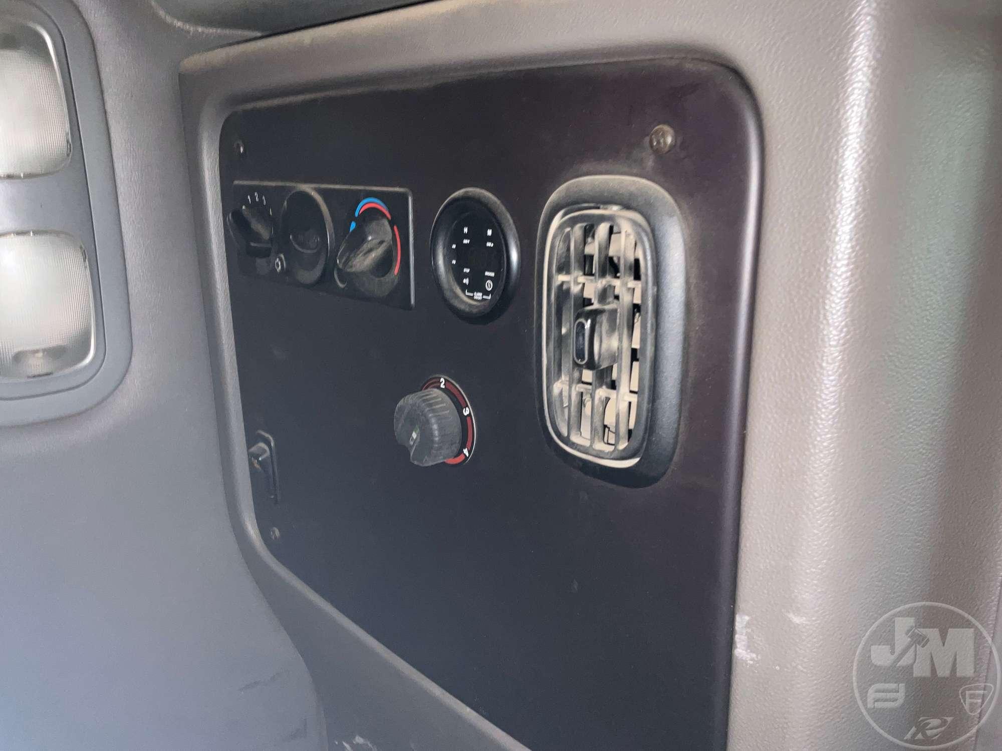 2008 PETERBILT 386 TANDEM AXLE TRUCK TRACTOR VIN: 1XPHDB9X78D762165