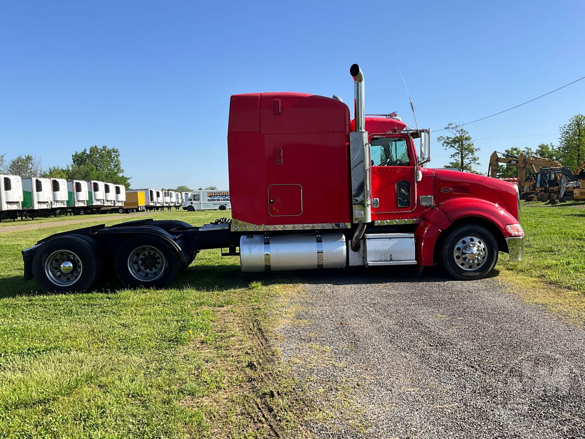 2008 PETERBILT 386 TANDEM AXLE TRUCK TRACTOR VIN: 1XPHDB9X78D762165