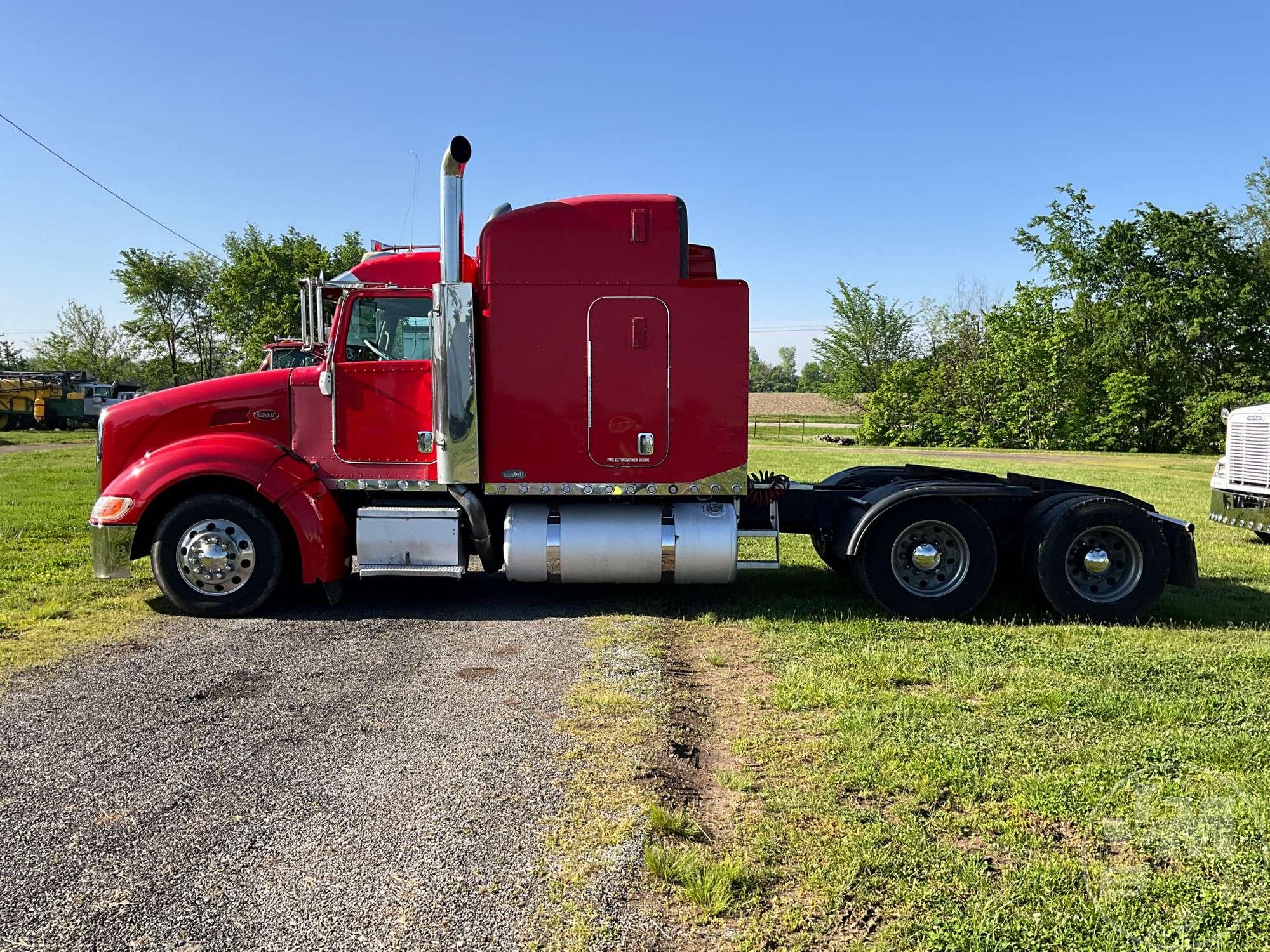 2008 PETERBILT 386 TANDEM AXLE TRUCK TRACTOR VIN: 1XPHDB9X78D762165