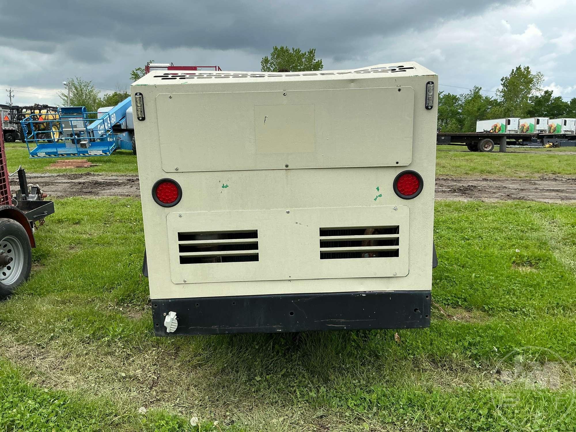 2015 DOOSAN 425 375 CFM PORTABLE AIR COMPRESSOR SN: 471901UGZF15