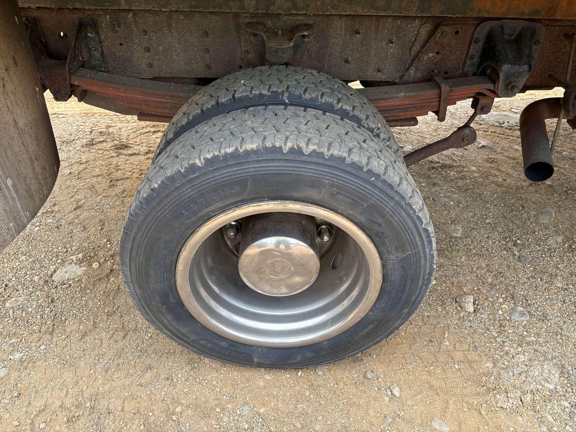 2003 GMC C4500 SINGLE AXLE DUMP TRUCK VIN: 1GDC4E1143F503596