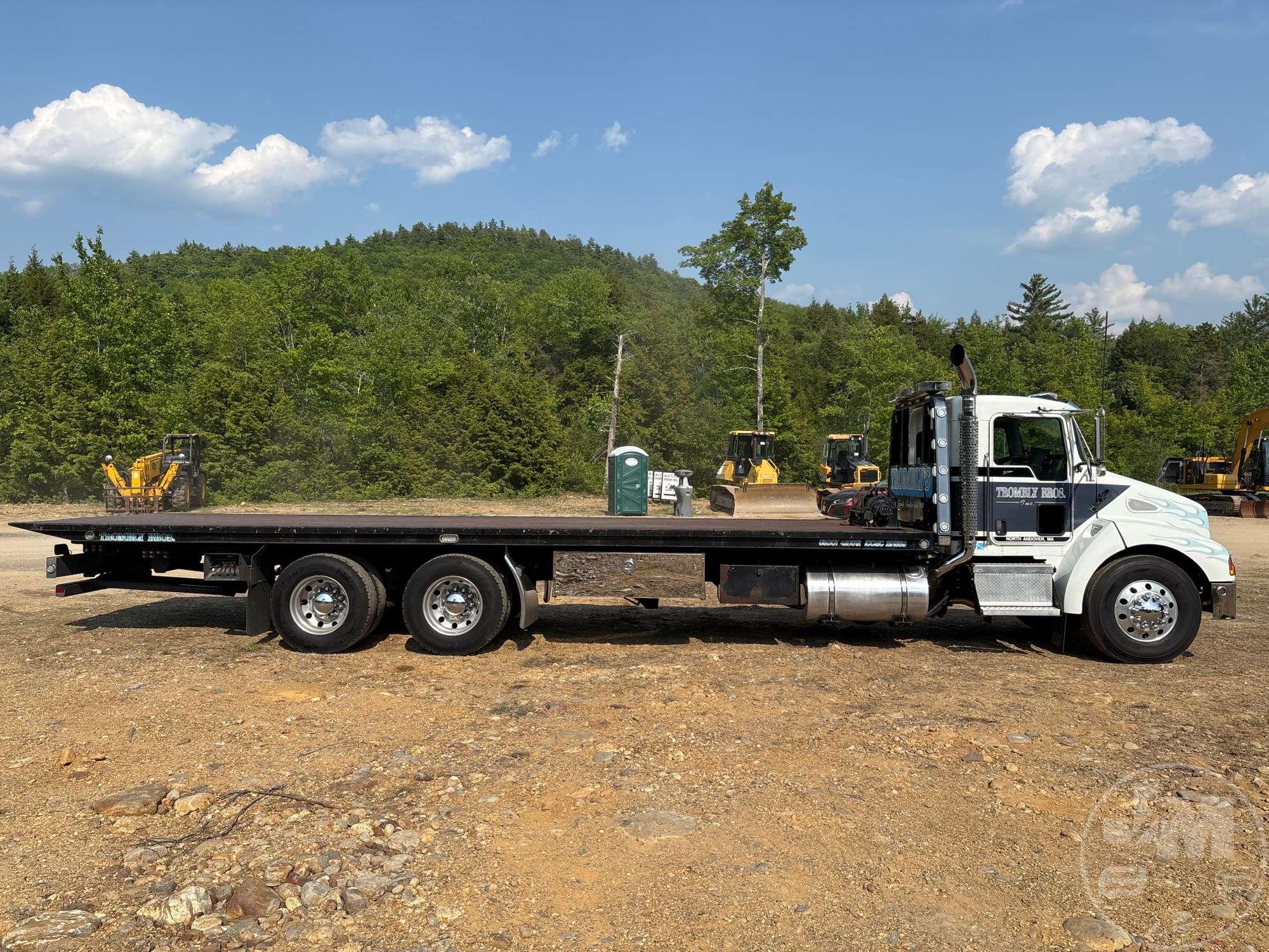 2007 KENWORTH T300 TANDEM AXLE ROLLBACK TRUCK VIN: 2NKMLD9XX7M208933
