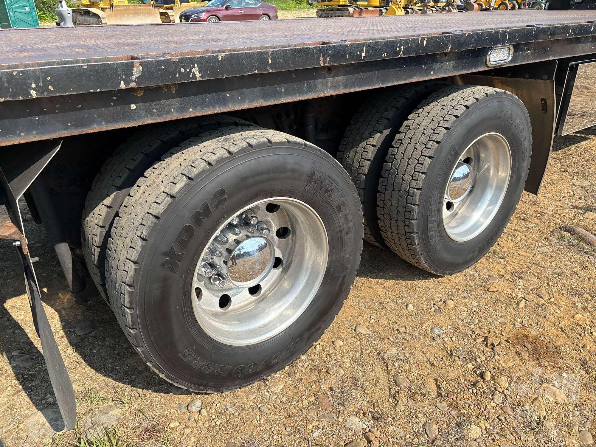 2007 KENWORTH T300 TANDEM AXLE ROLLBACK TRUCK VIN: 2NKMLD9XX7M208933