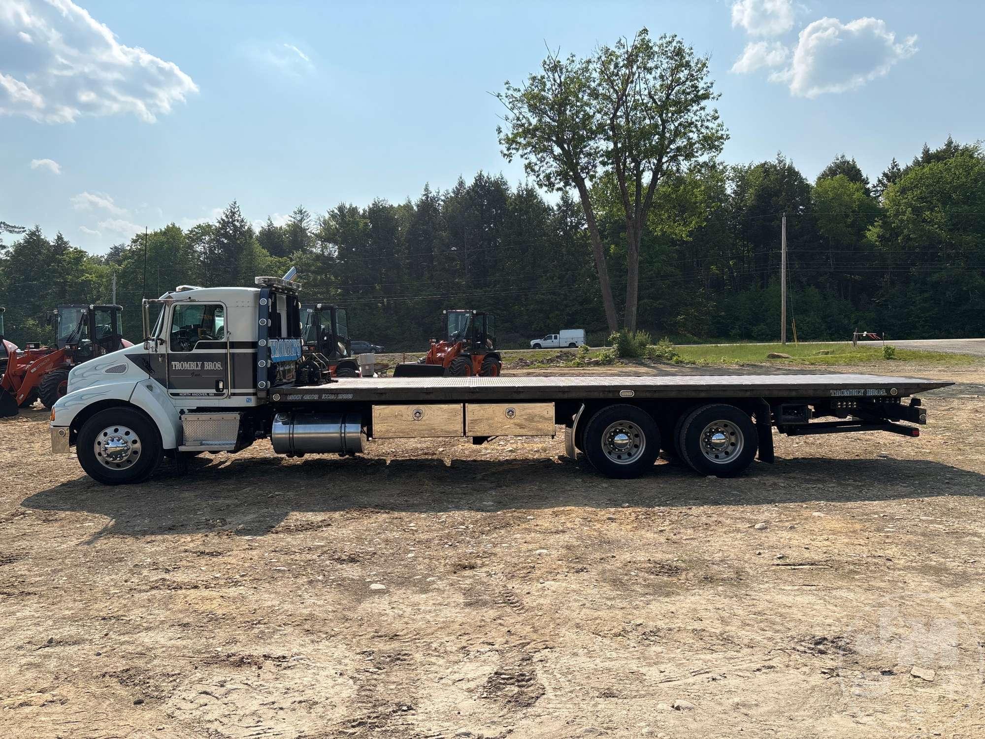 2007 KENWORTH T300 TANDEM AXLE ROLLBACK TRUCK VIN: 2NKMLD9XX7M208933