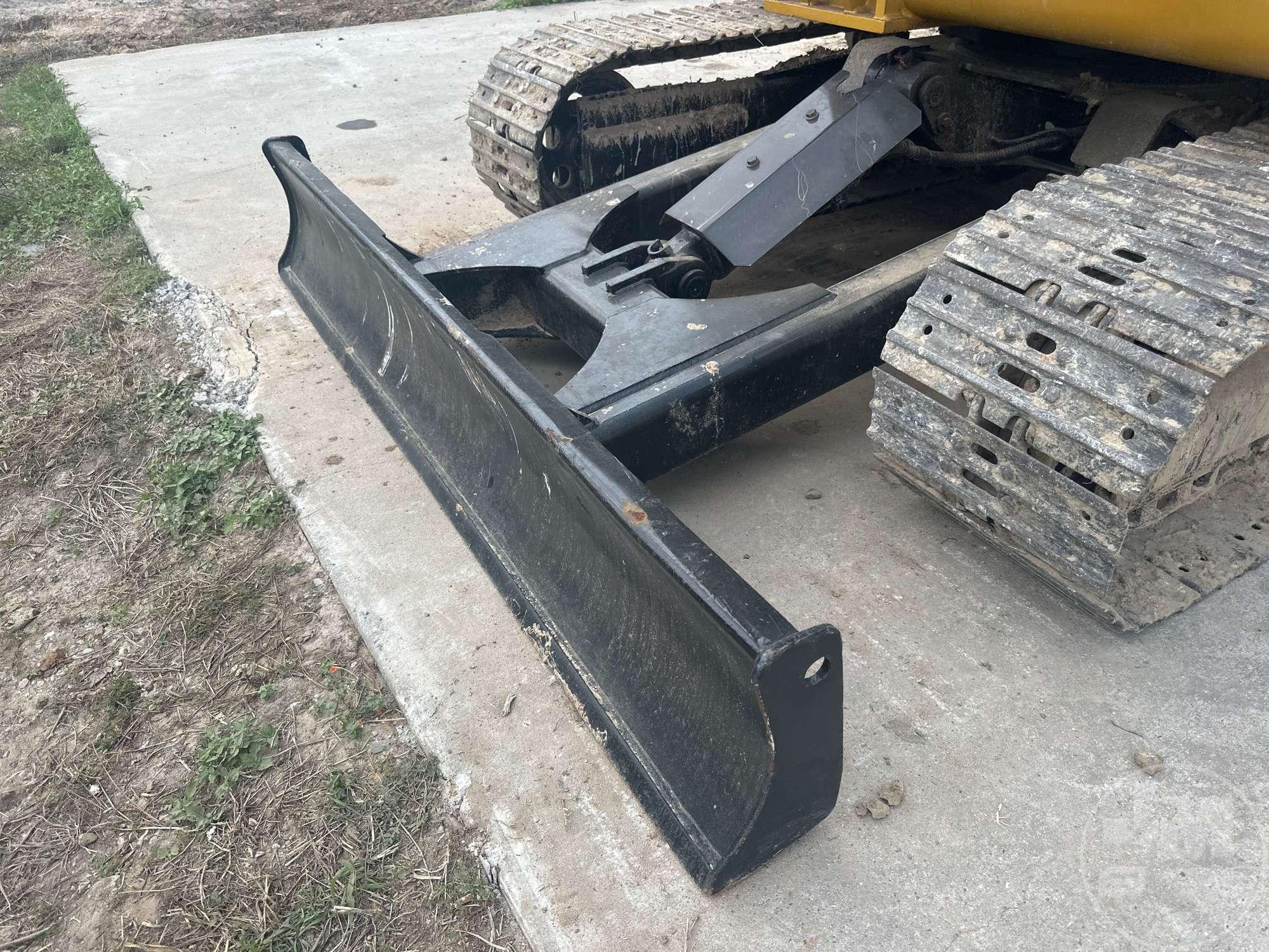 2018 CATERPILLAR 305.5E2 MINI EXCAVATOR SN: CAT3055EVWE204697
