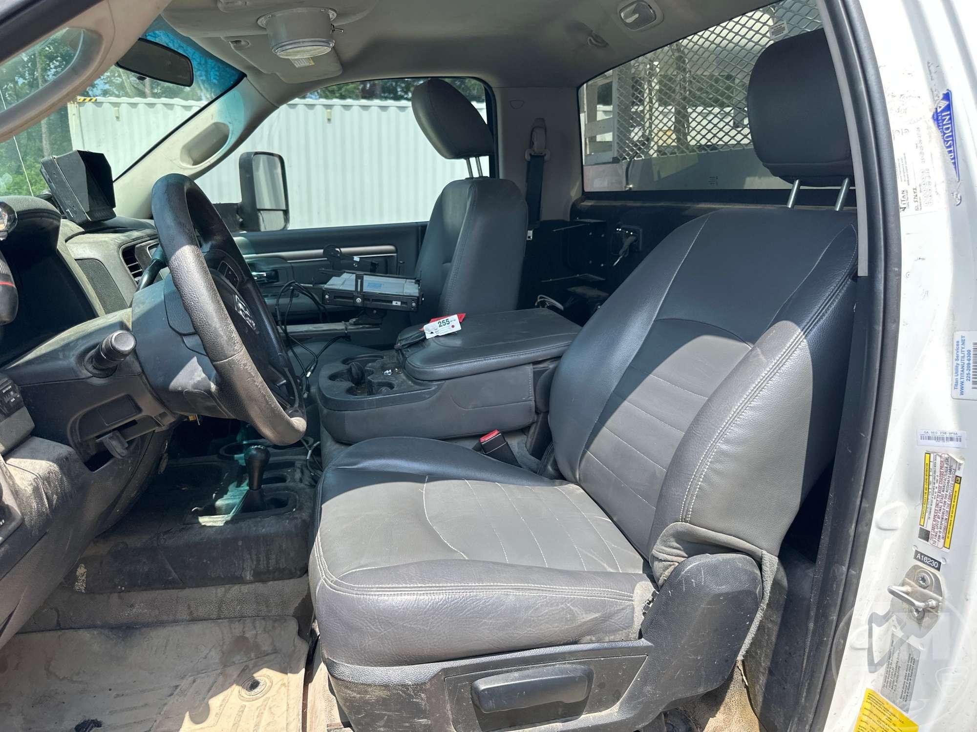 2017 RAM 5500 4X4  BUCKET TRUCK ETI ETC37IH VIN: 3C7WRNALXHG727775