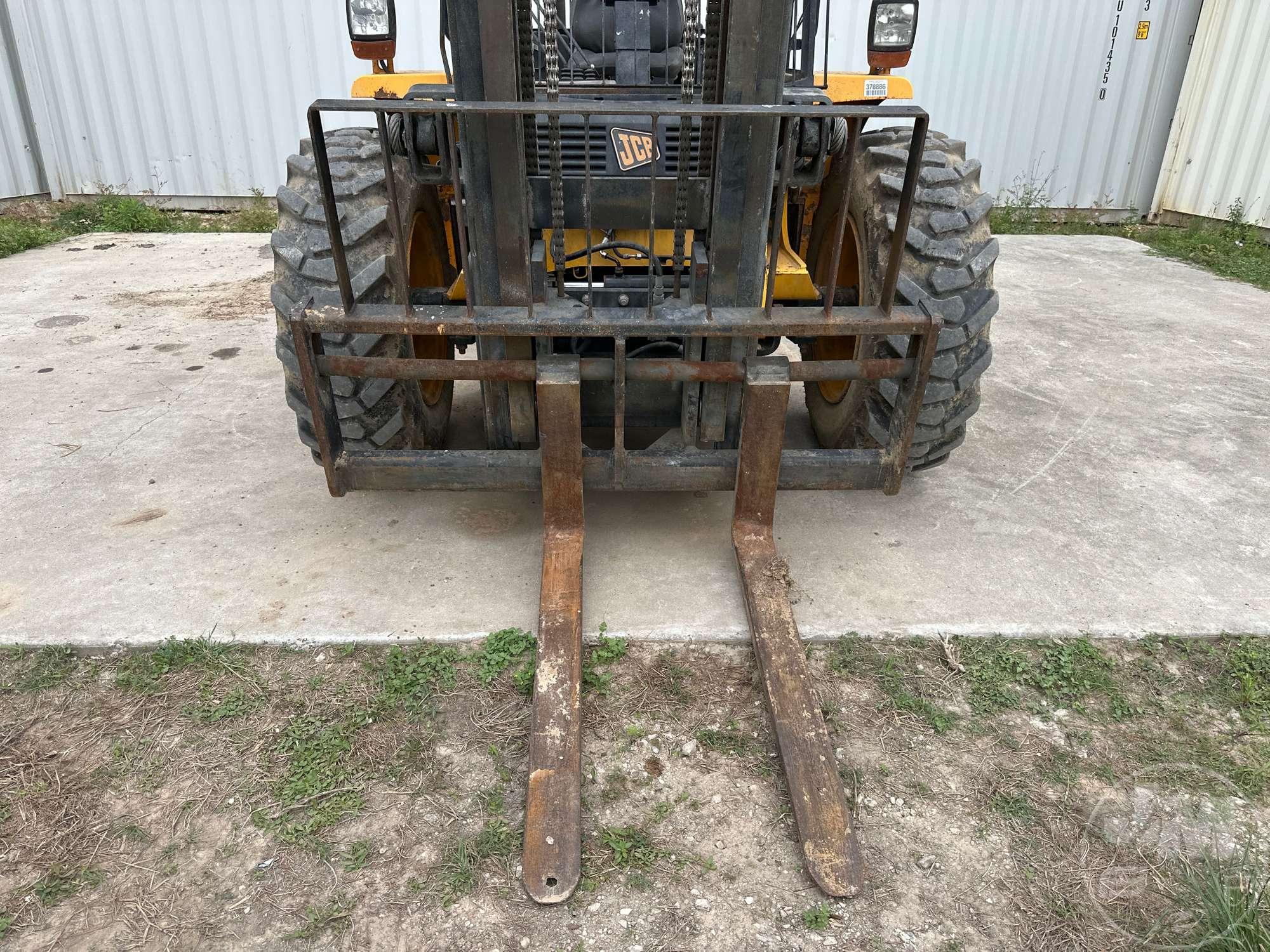 2012 JCB 940 8000 LB 4X4 ROUGH TERRAIN FORKLIFT SN: JCB94004E01483708