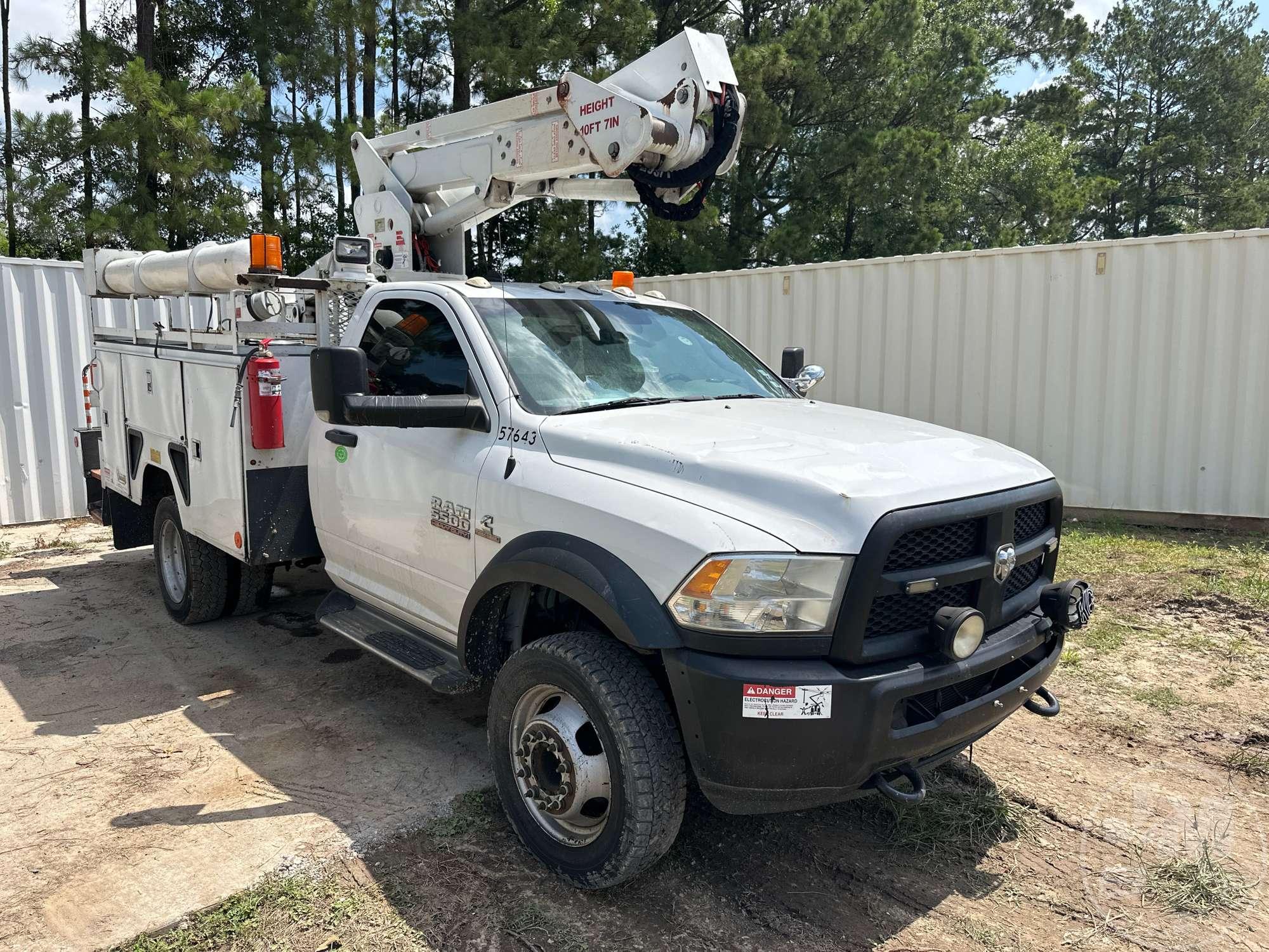 2017 RAM 5500 4X4  BUCKET TRUCK ETI ETC37IH VIN: 3C7WRNALXHG727775