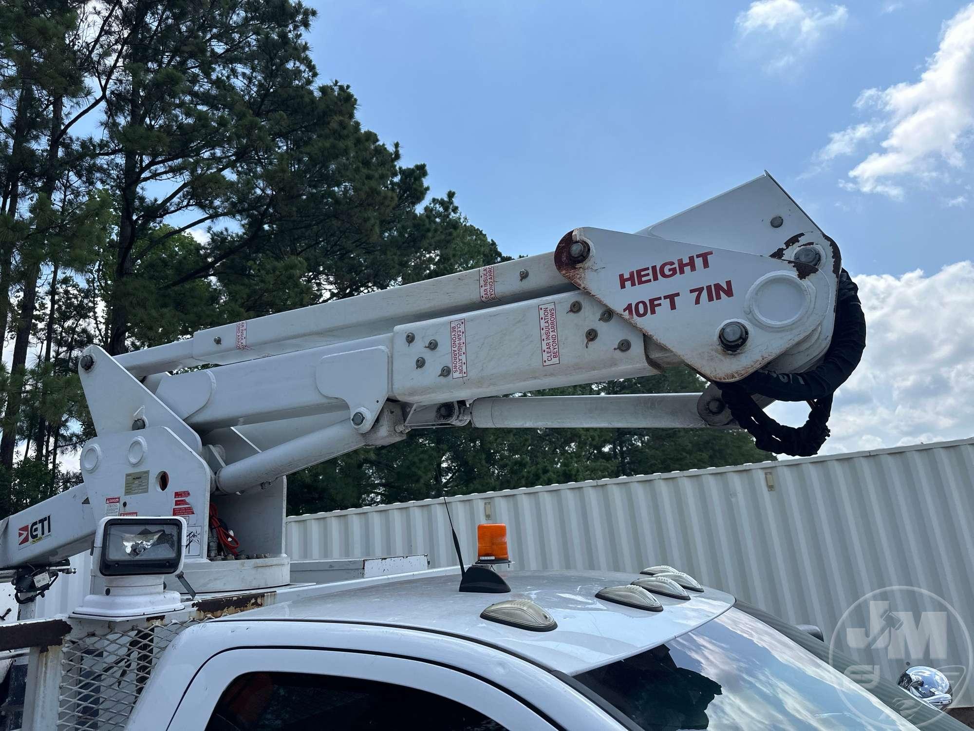 2017 RAM 5500 4X4  BUCKET TRUCK ETI ETC37IH VIN: 3C7WRNALXHG727775