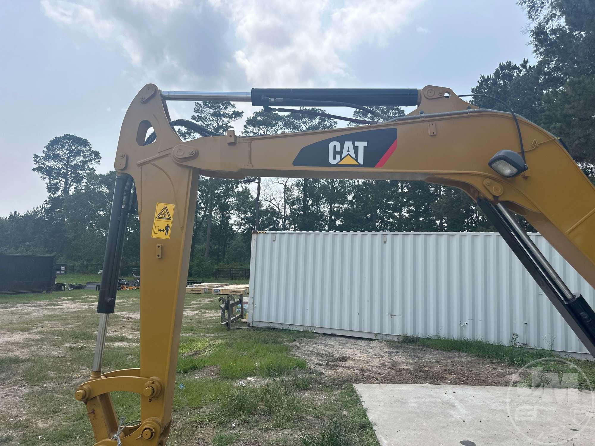 2018 CATERPILLAR 305.5E2 MINI EXCAVATOR SN: CAT3055EVWE204697