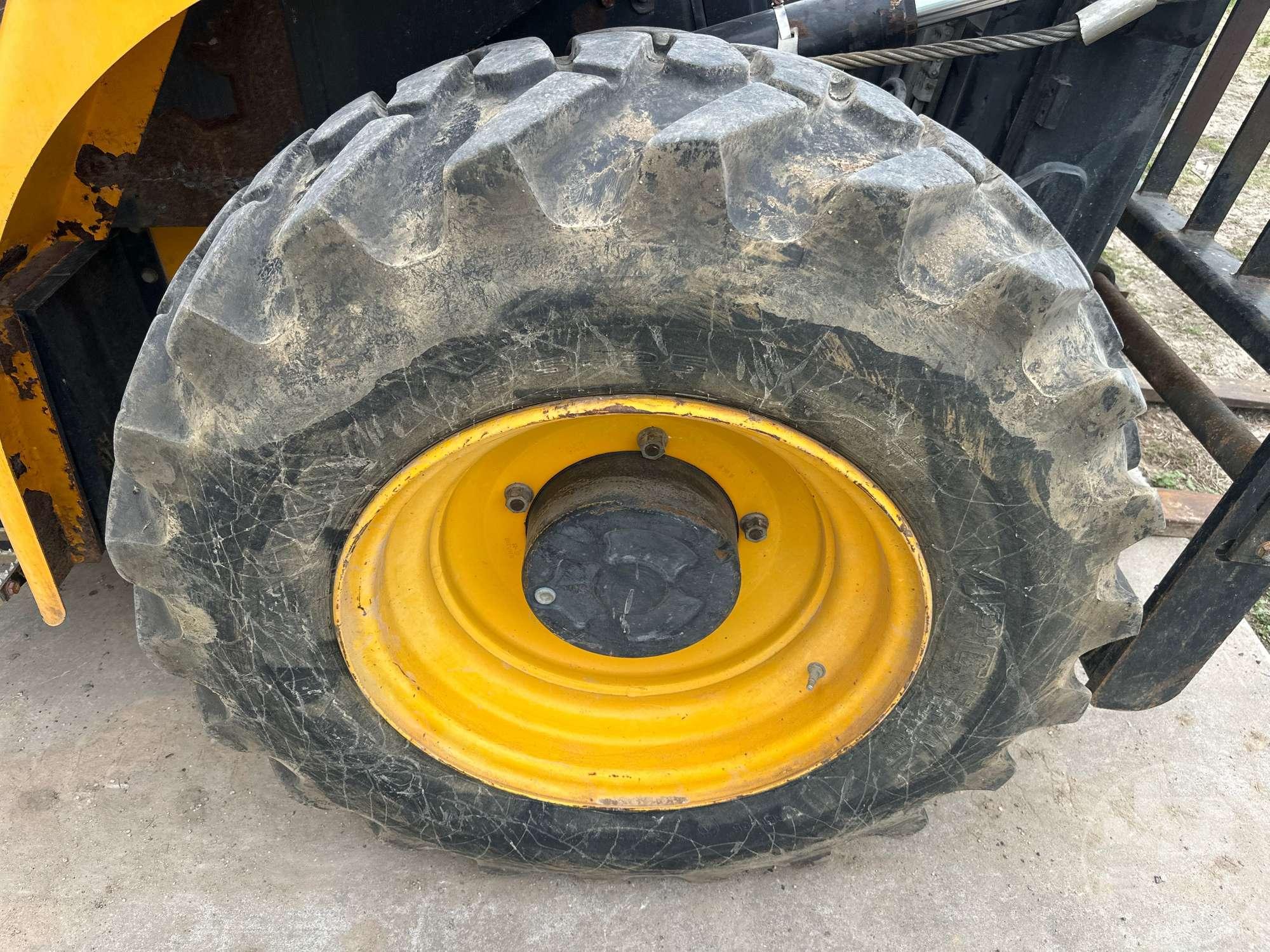 2012 JCB 940 8000 LB 4X4 ROUGH TERRAIN FORKLIFT SN: JCB94004E01483708