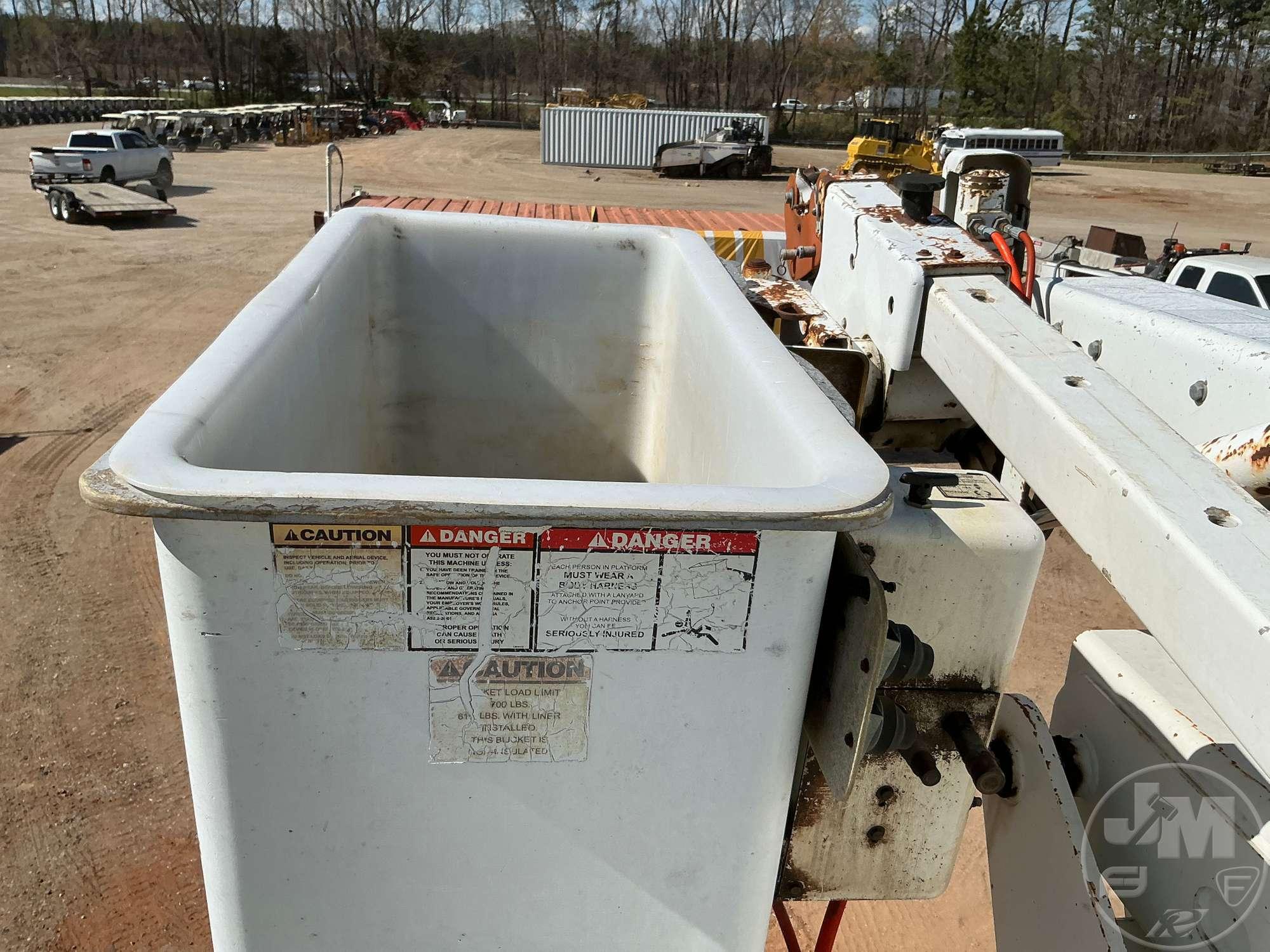 2007 PETERBILT BUCKET TRUCK LIFT-ALL L0M10-55-2MS VIN: 2NPLHZ7X97M687708