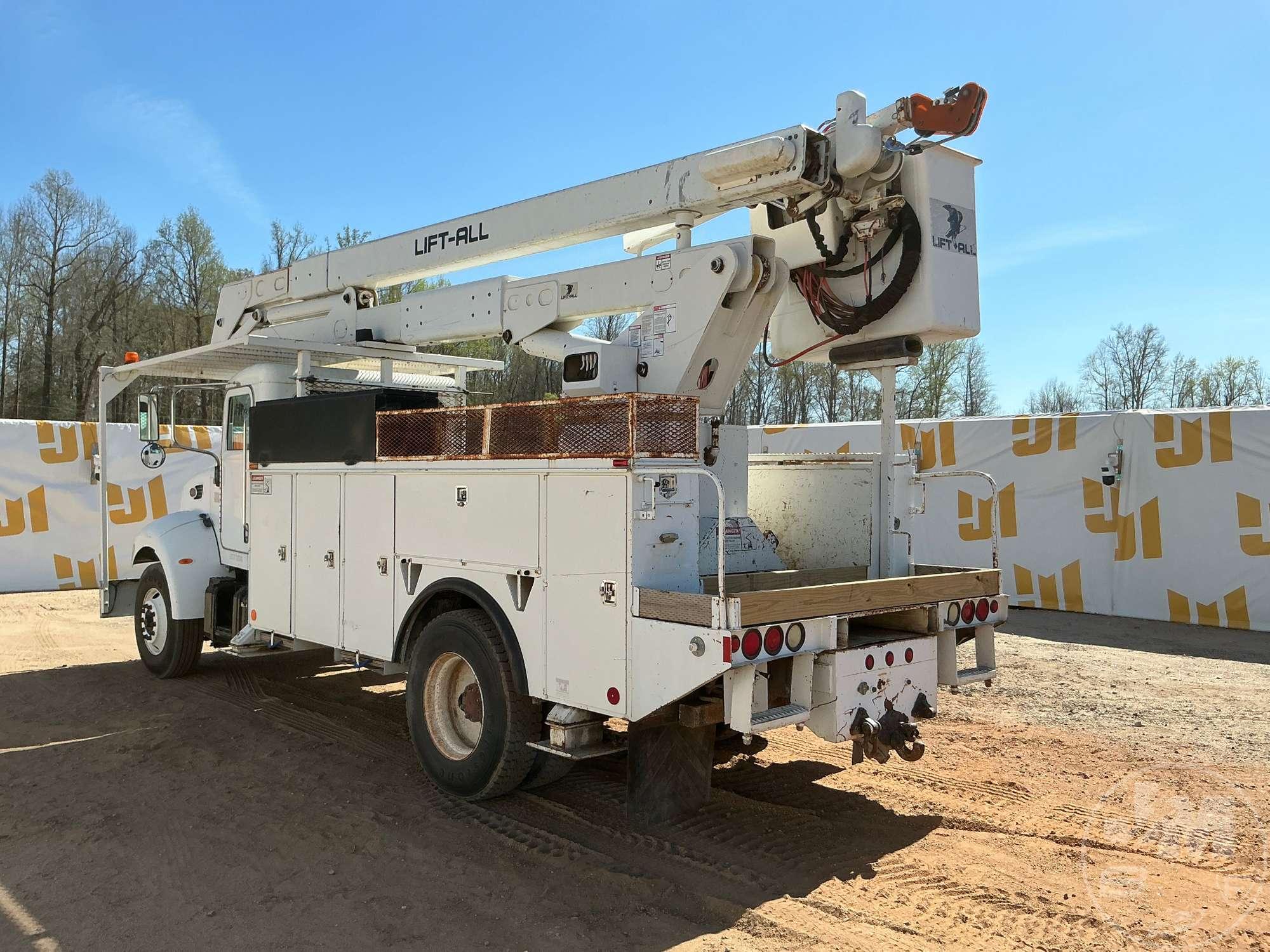2007 PETERBILT BUCKET TRUCK LIFT-ALL L0M10-55-2MS VIN: 2NPLHZ7X97M687708