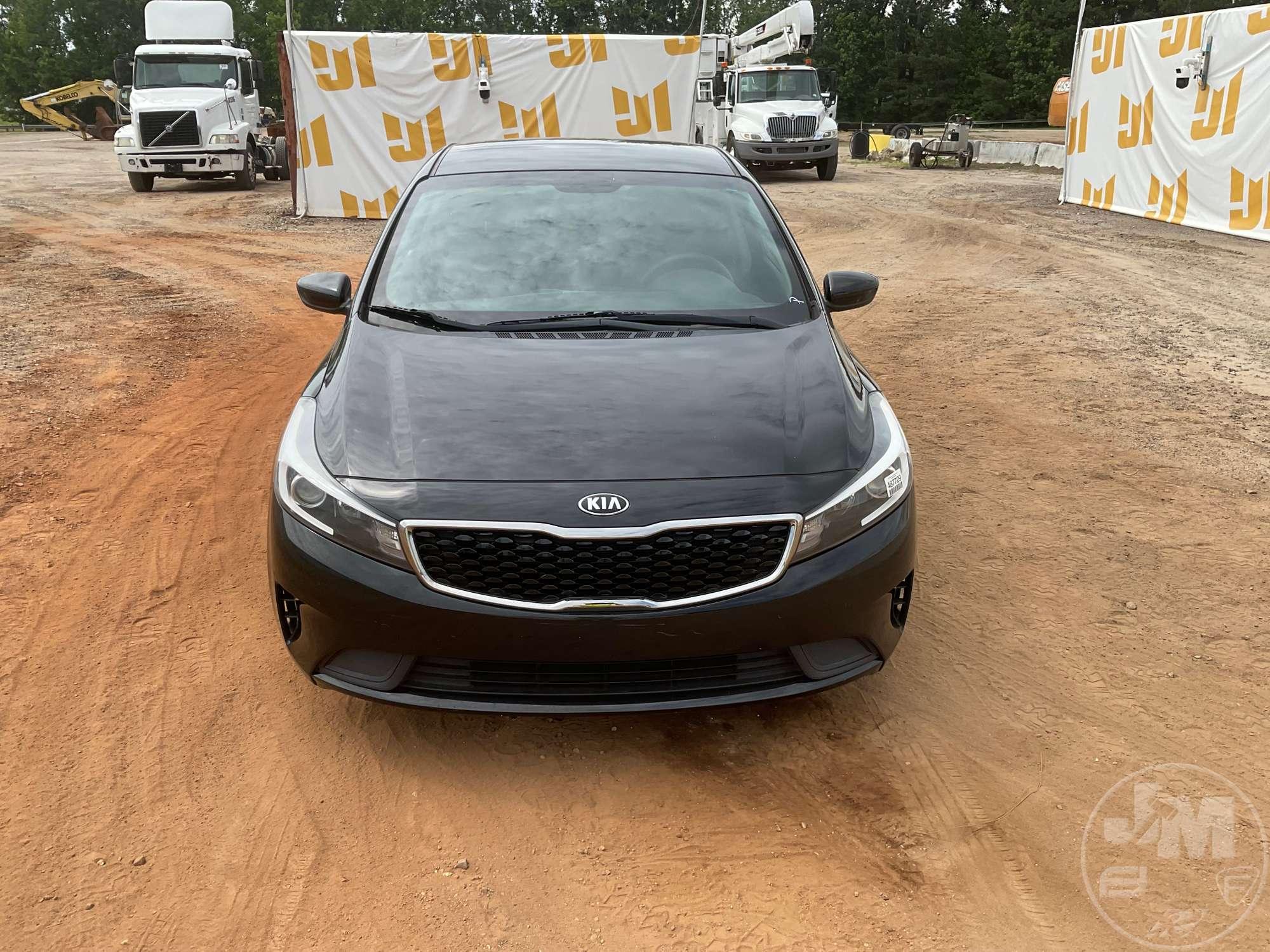 2017 KIA FORTE VIN: 3KPFK4A76HE015368