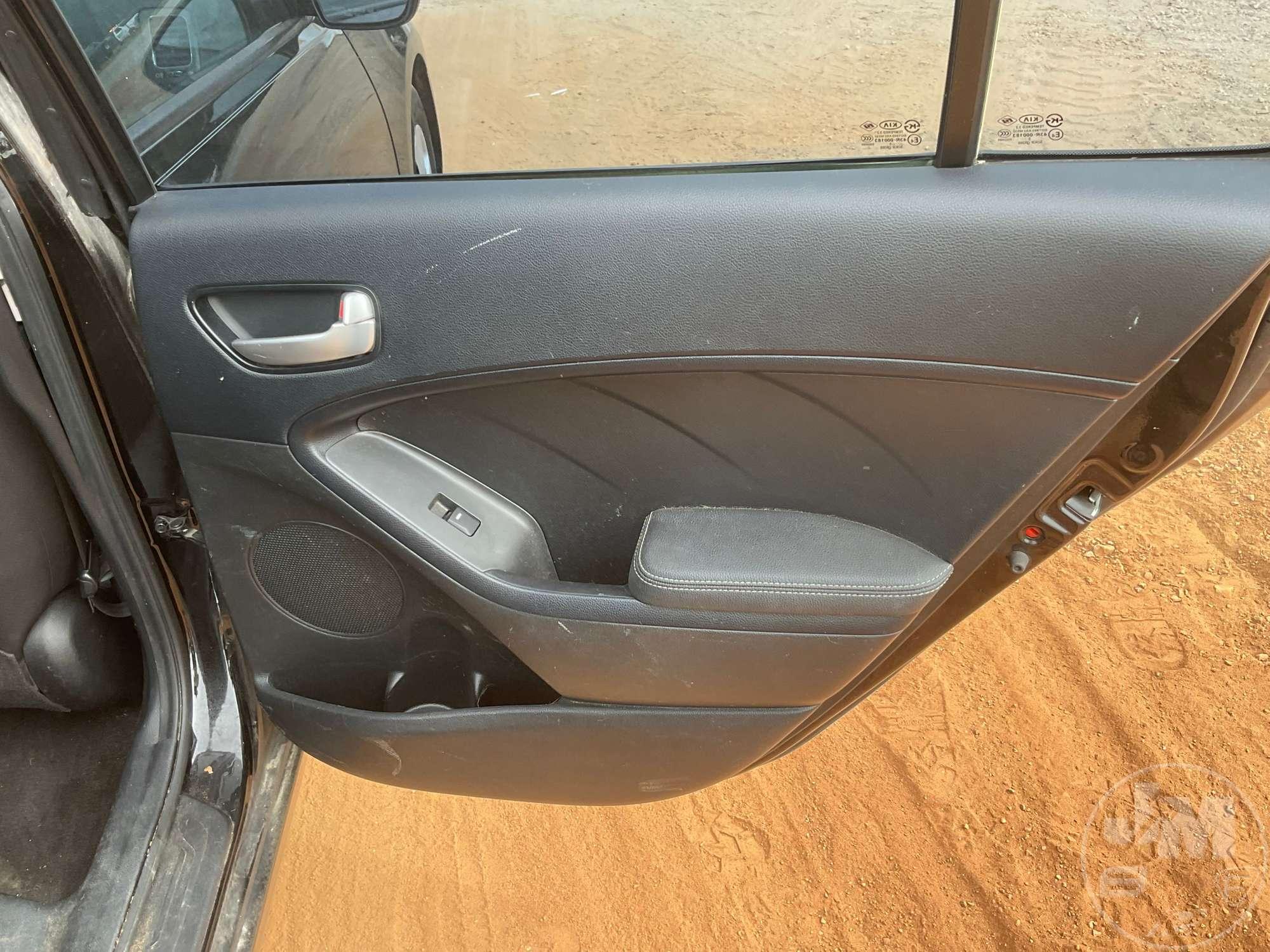 2017 KIA FORTE VIN: 3KPFK4A76HE015368