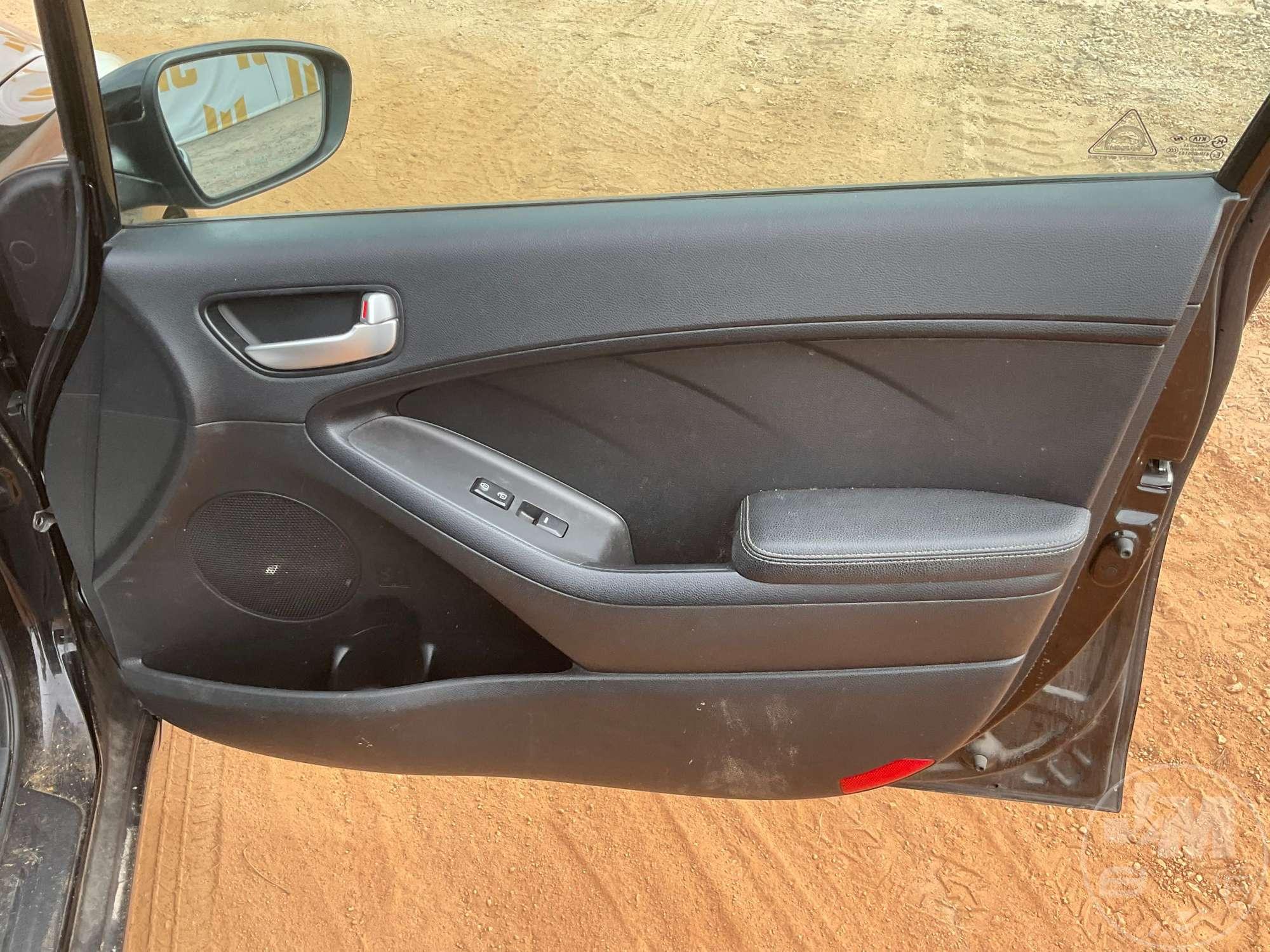 2017 KIA FORTE VIN: 3KPFK4A76HE015368