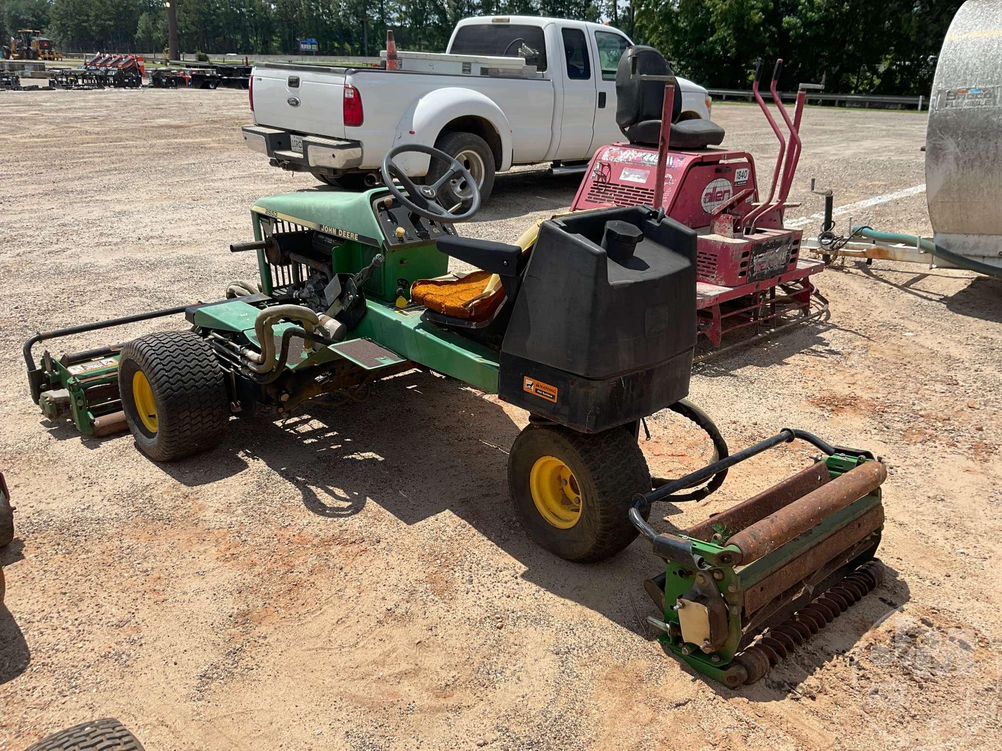 JOHN DEERE 2653 SN: M02653B070017 TRIM AND SURROUNDS MOWER