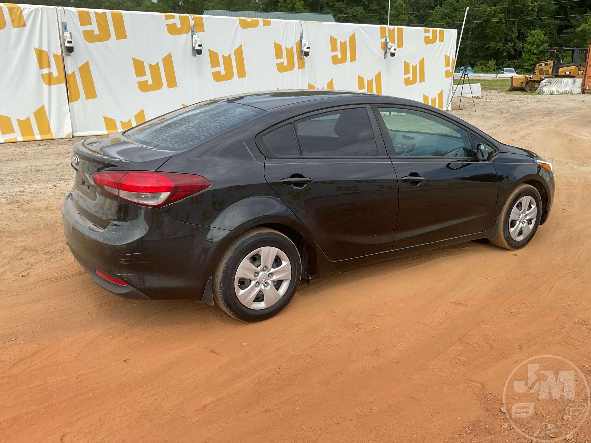 2017 KIA FORTE VIN: 3KPFK4A76HE015368