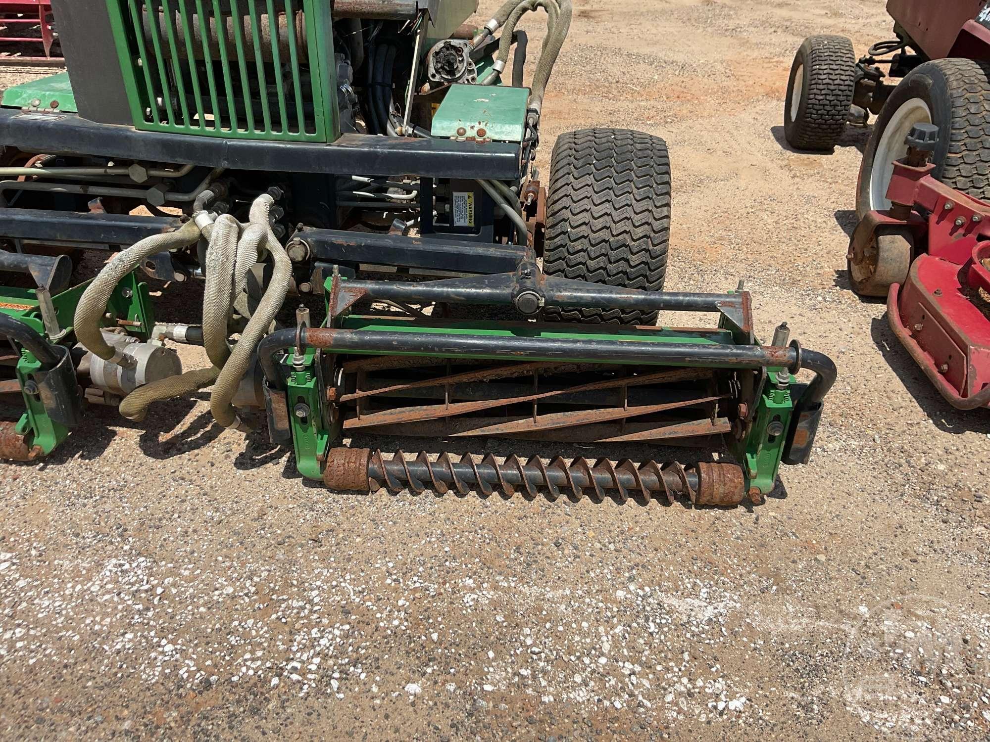 JOHN DEERE 2653 SN: M02653B070017 TRIM AND SURROUNDS MOWER