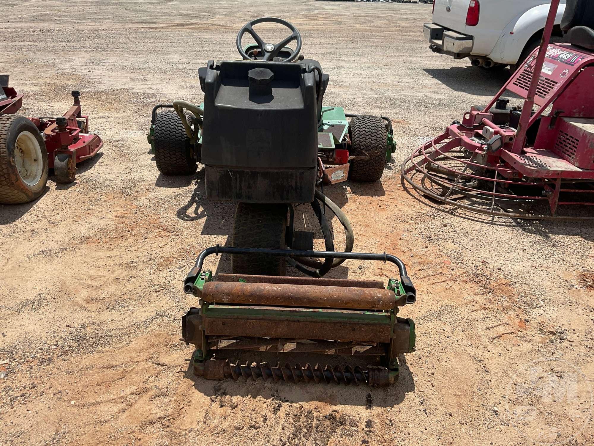 JOHN DEERE 2653 SN: M02653B070017 TRIM AND SURROUNDS MOWER