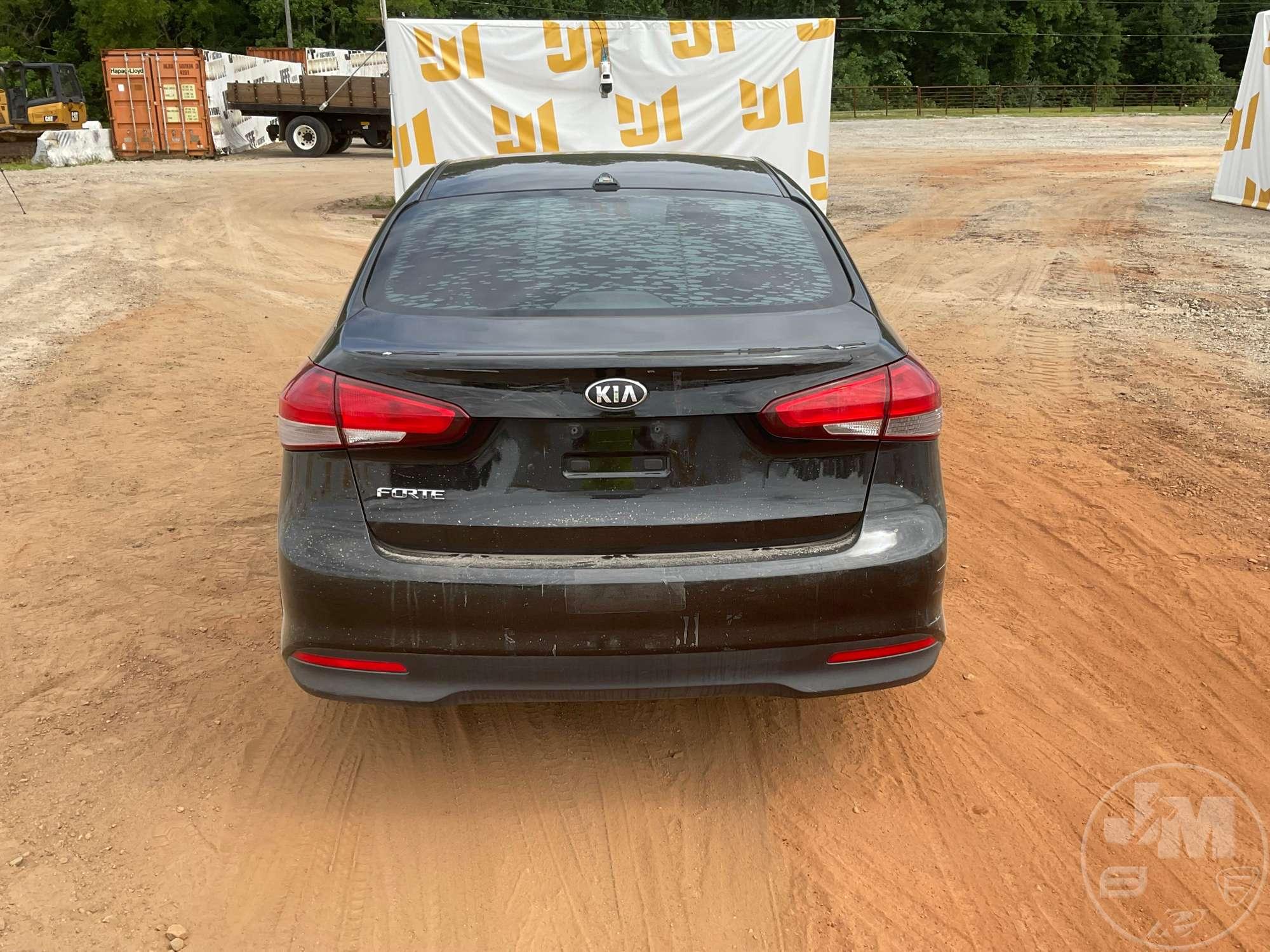 2017 KIA FORTE VIN: 3KPFK4A76HE015368