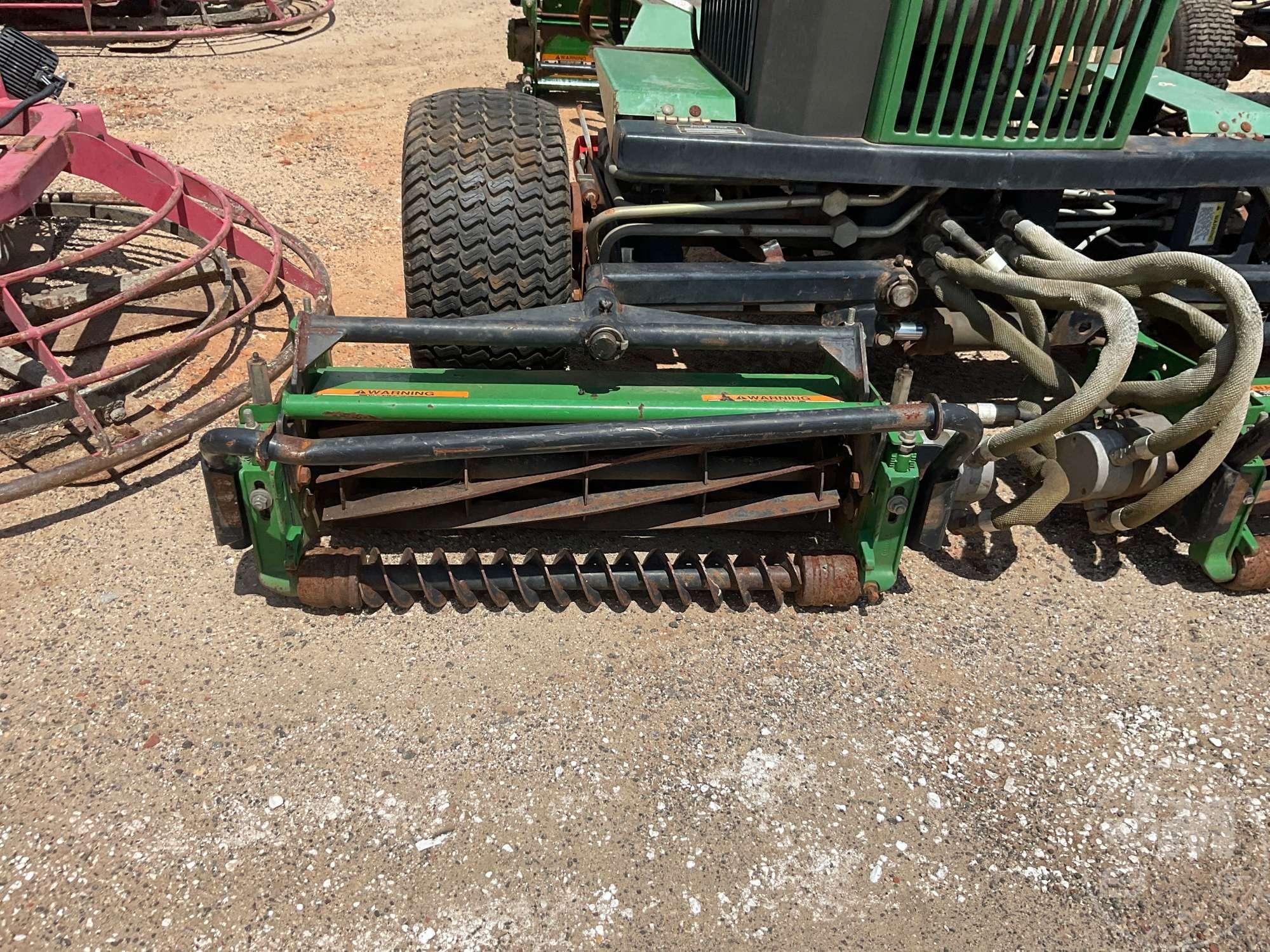 JOHN DEERE 2653 SN: M02653B070017 TRIM AND SURROUNDS MOWER